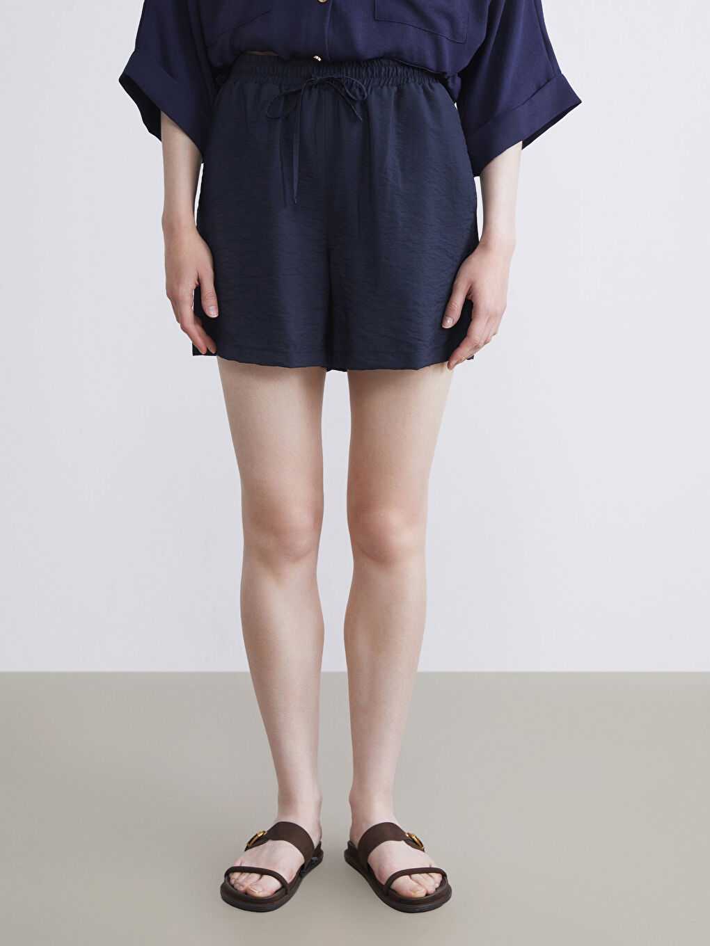 Lacivert Beli Lastikli Kadın Şort-1