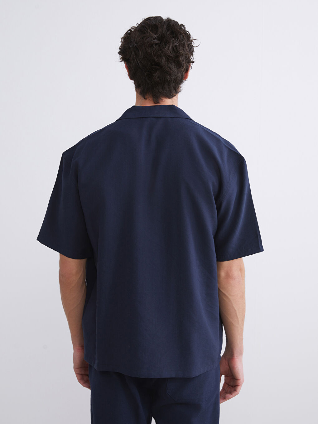 Relaxed Fit Resort Collar Short Sleeve Men's Shirt-3