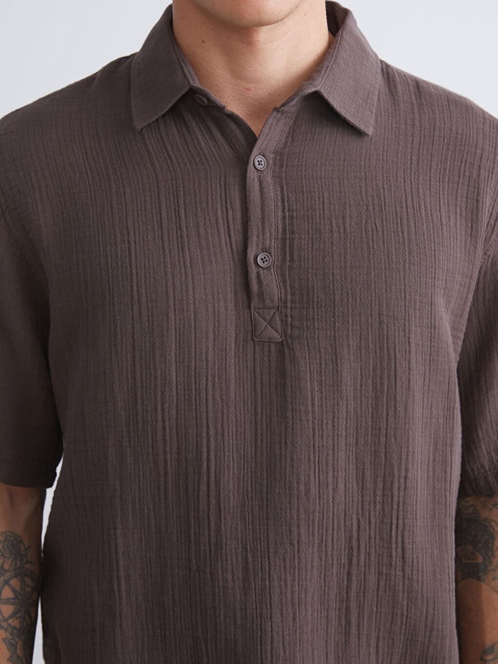 Kahverengi Rahat Kalıp Kısa Kollu Müslin Erkek Gömlek-2