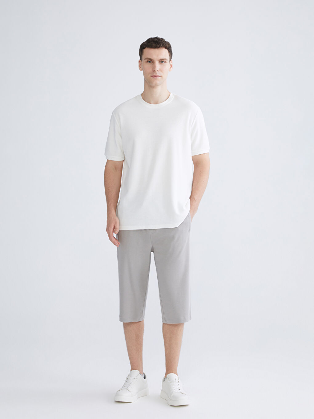 Gri Standart Kalıp Erkek Şort