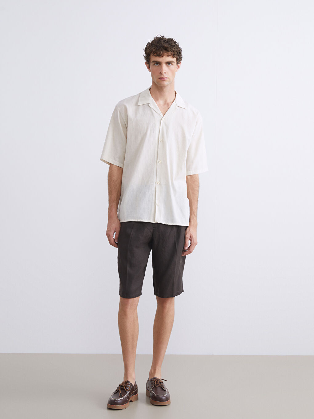 Ekru Rahat Kalıp Kısa Kollu Keten Karışımlı Erkek Gömlek-1
