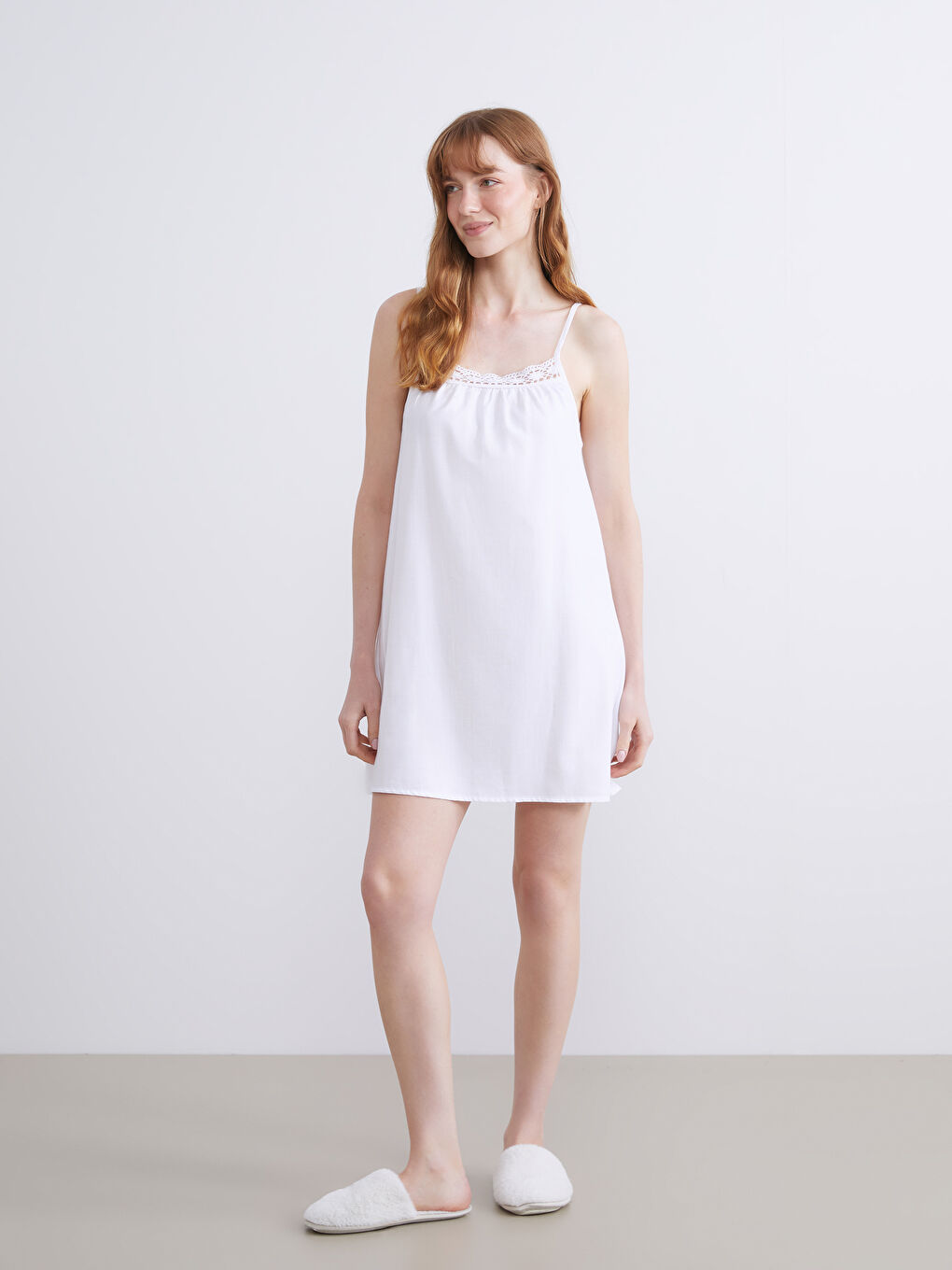 Ekru Kare Yaka Dantel Detaylı Kadın Gecelik-1