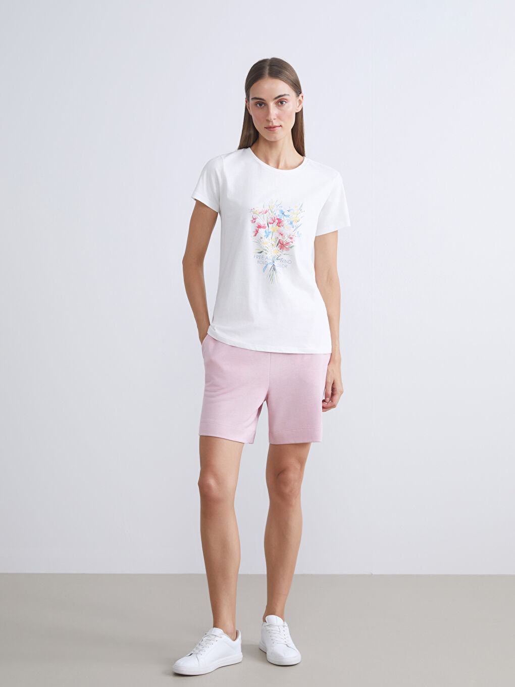 LCWAIKIKI Classic Crew Neck Floral Women's T-Shirt -S5SB75Z8-R9J