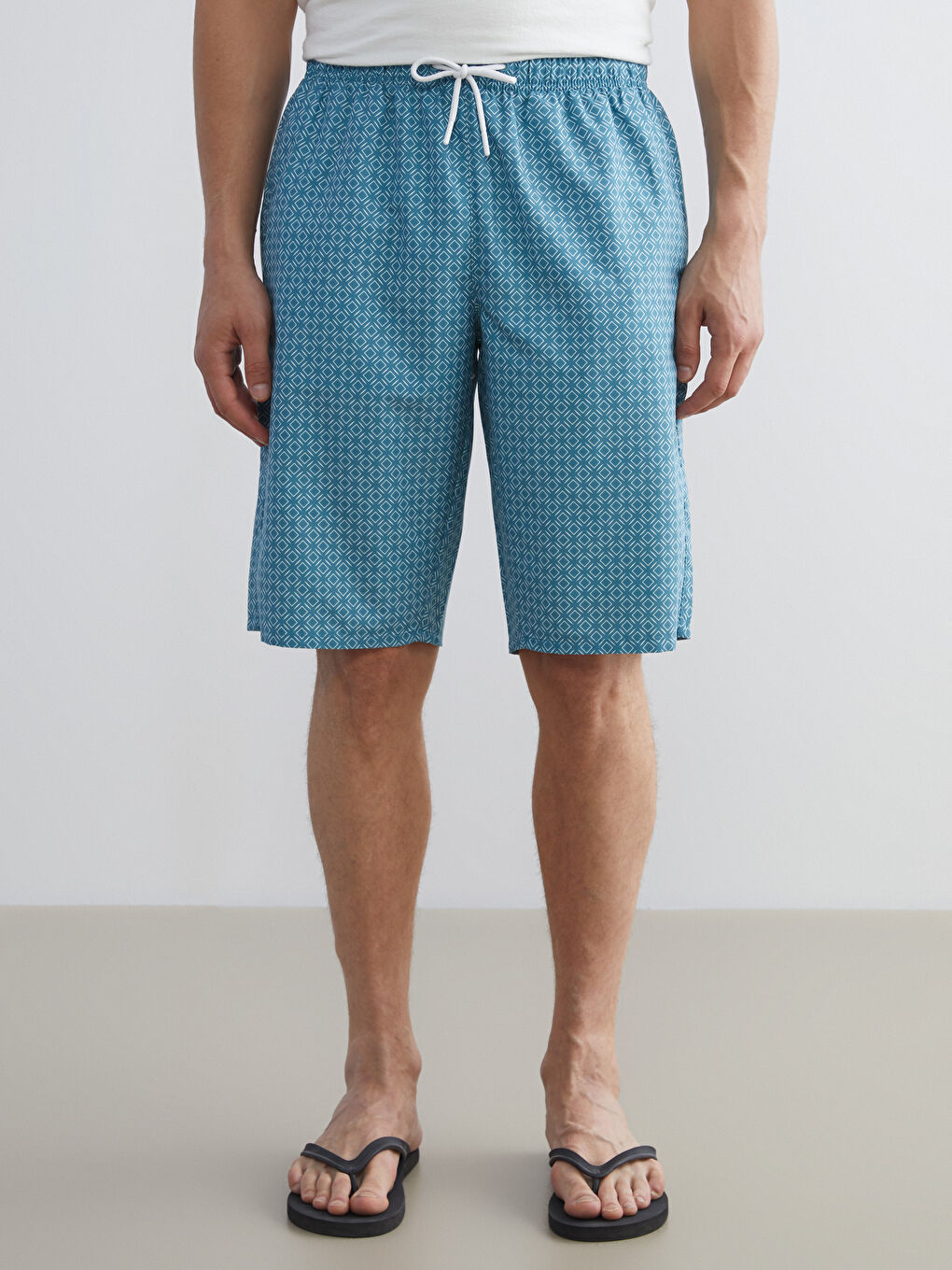 شورت سباحة للرجال بطول تحت الركبة منقوش-1