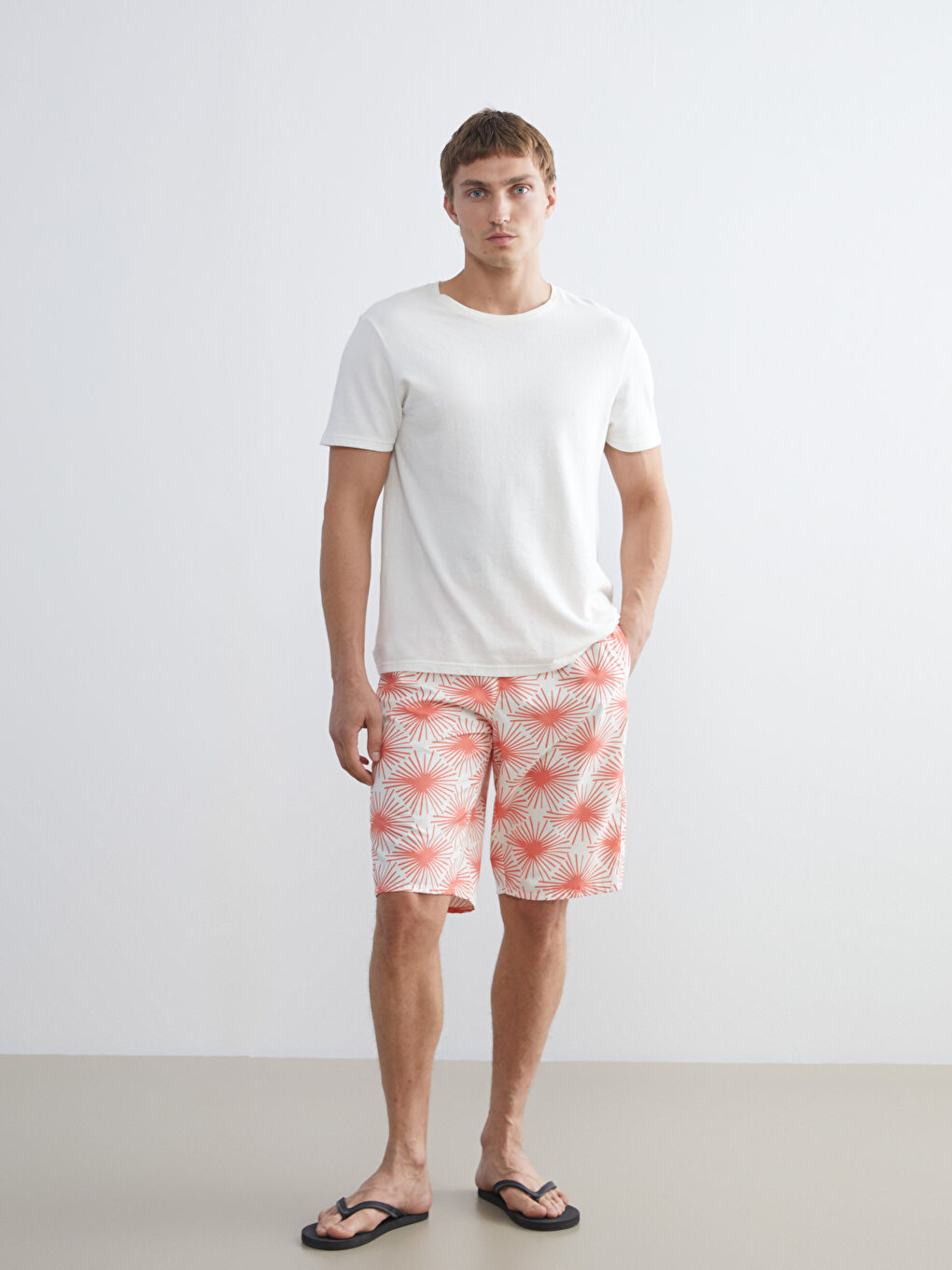 Mercan Diz Altı Boy Desenli Erkek Deniz Şortu