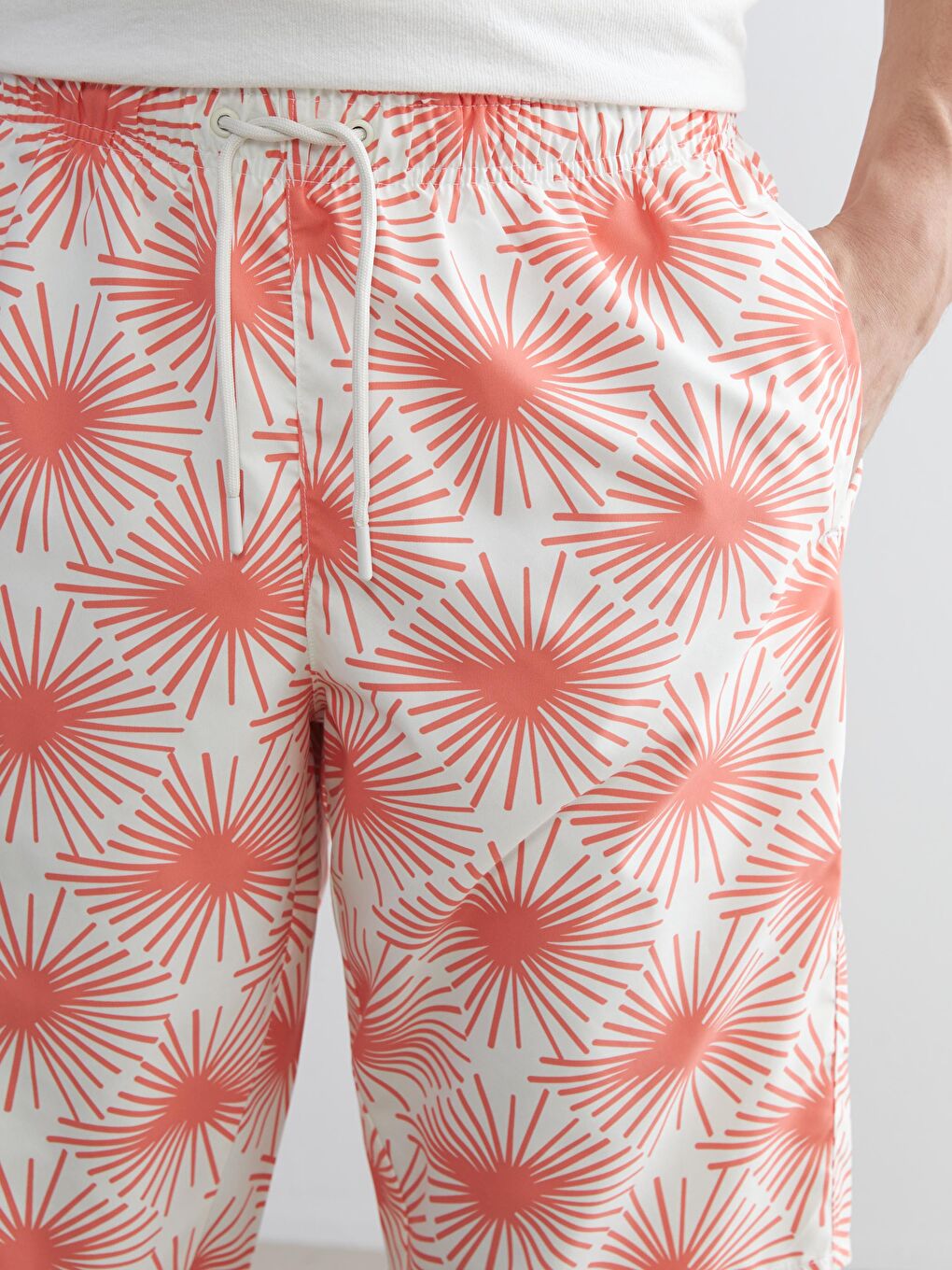 Mercan Diz Altı Boy Desenli Erkek Deniz Şortu-2