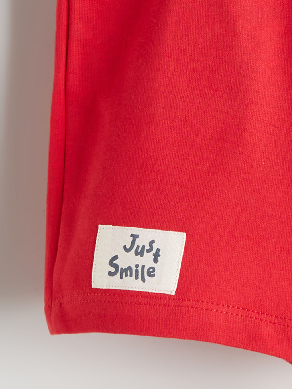 Kırmızı Beli Lastikli Erkek Çocuk Şort-1