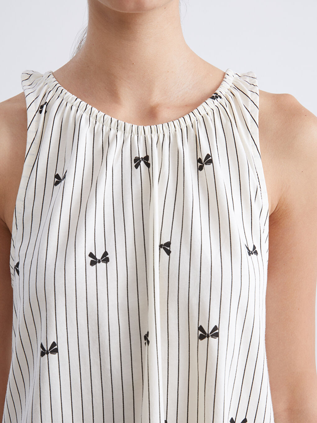 Ekru U Yaka Çizgili Kadın Şortlu Pijama Takımı-2