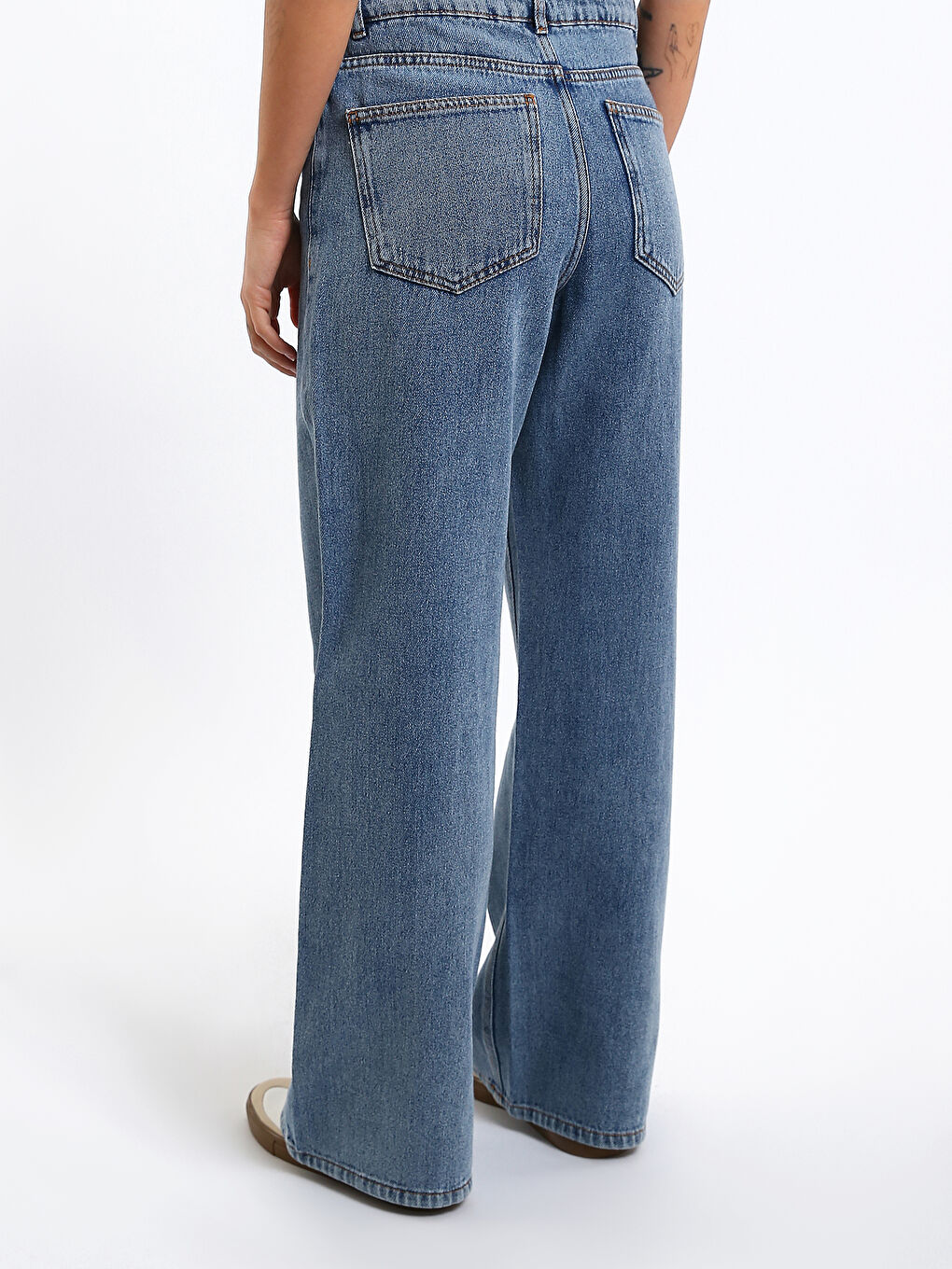 جينز واسع للسيدات-4