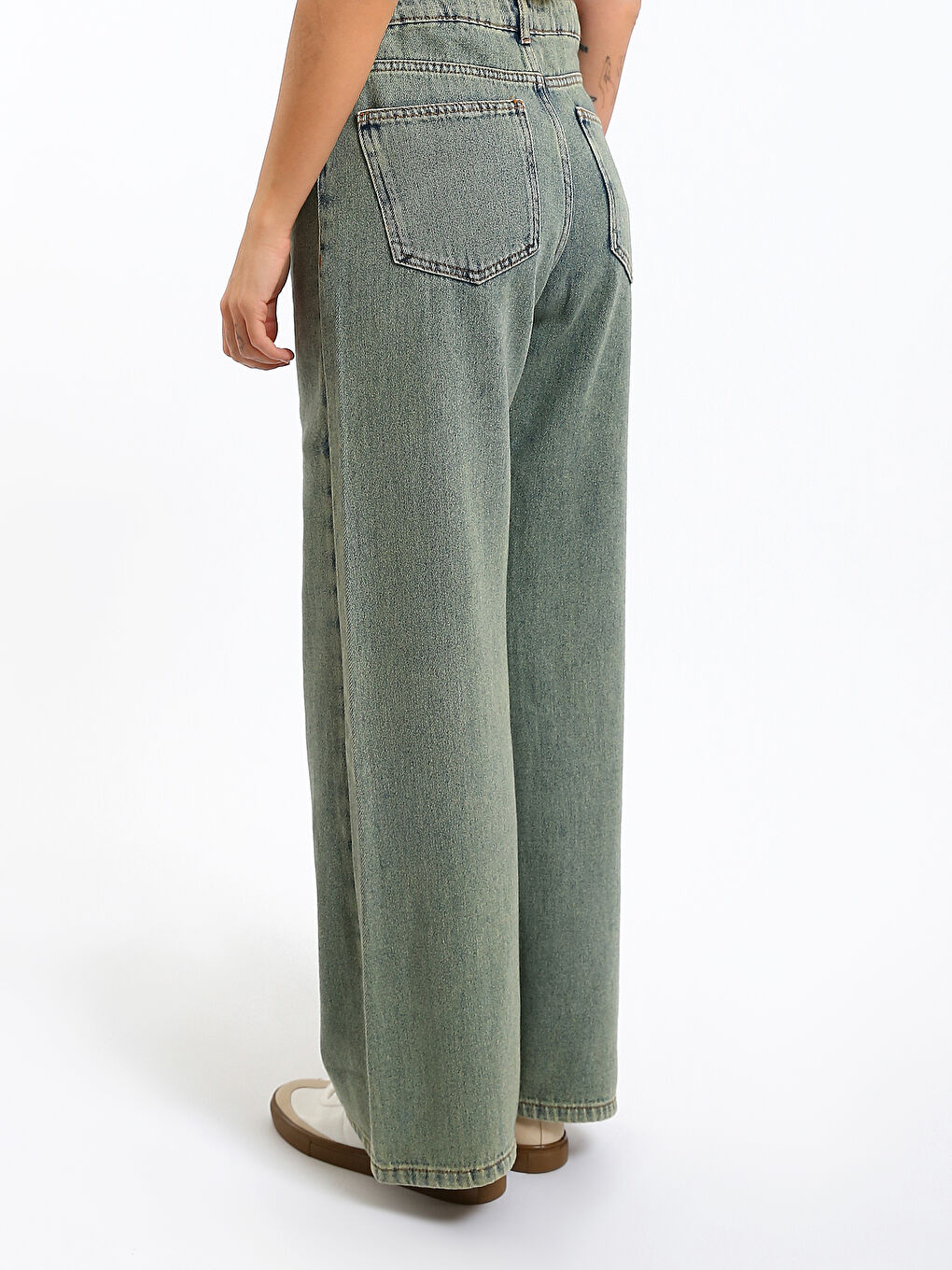 جينز واسع للسيدات-4