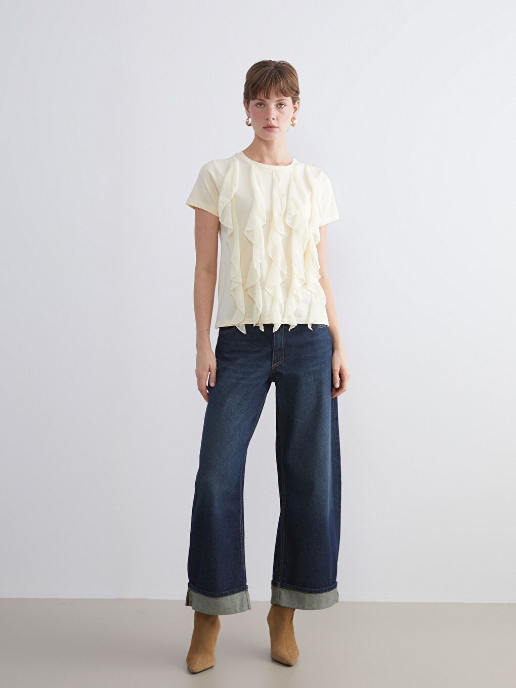 Bej Bisiklet Yaka Fırfırlı Bluz-1