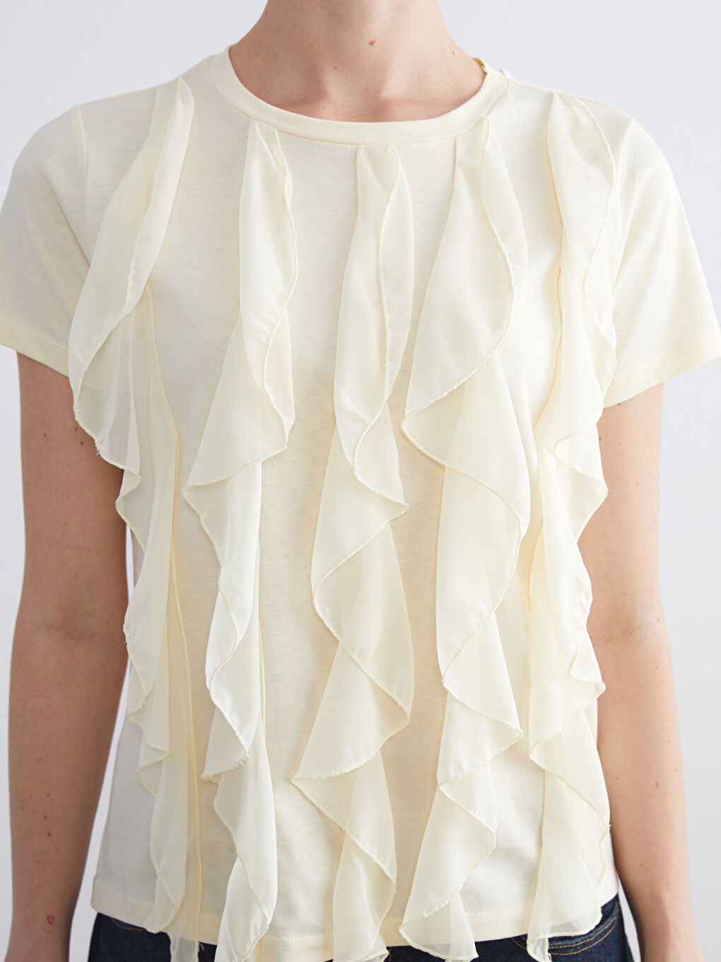 Bej Bisiklet Yaka Fırfırlı Bluz-2