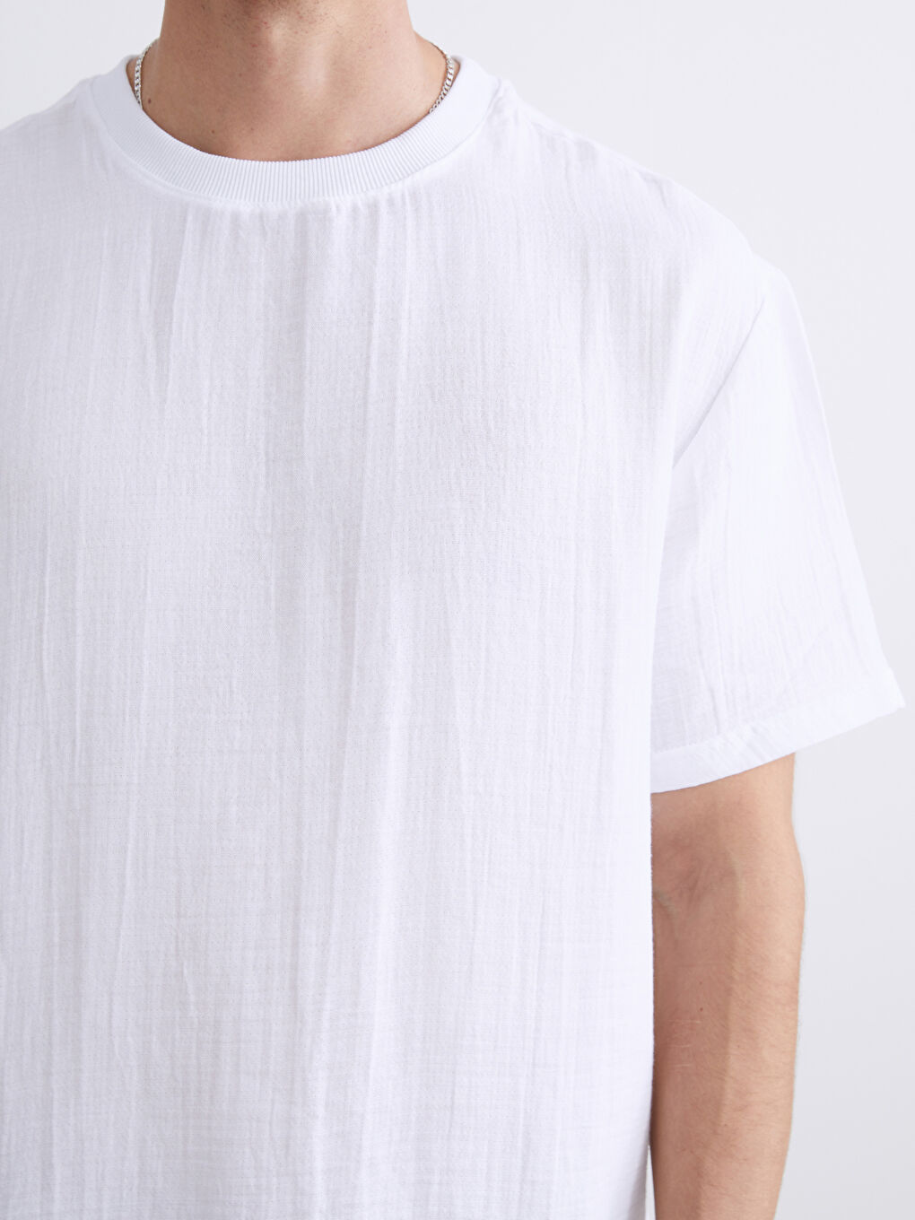 Beyaz Bisiklet Yaka Müslin Erkek Tişört-2