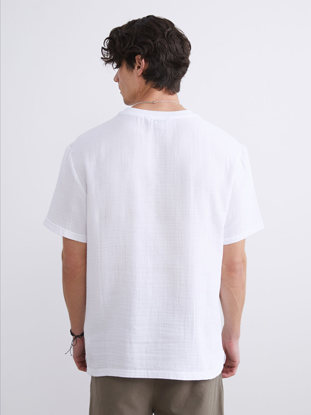 Beyaz Bisiklet Yaka Müslin Erkek Tişört-3