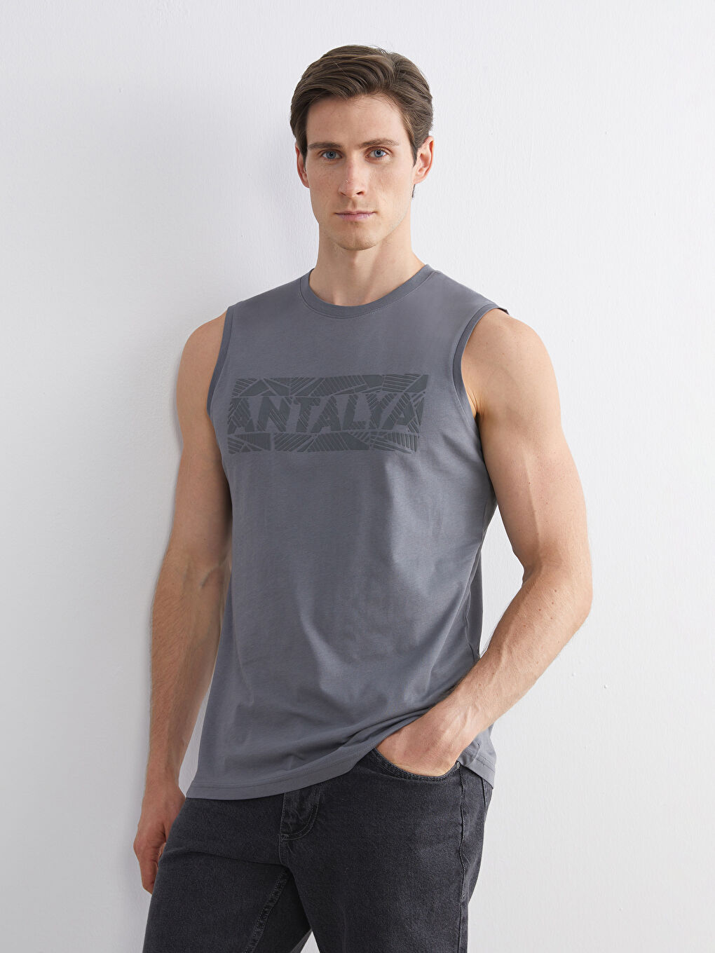 Antrasit Bisiklet Yaka Baskılı Penye Erkek Kolsuz Tişört-1