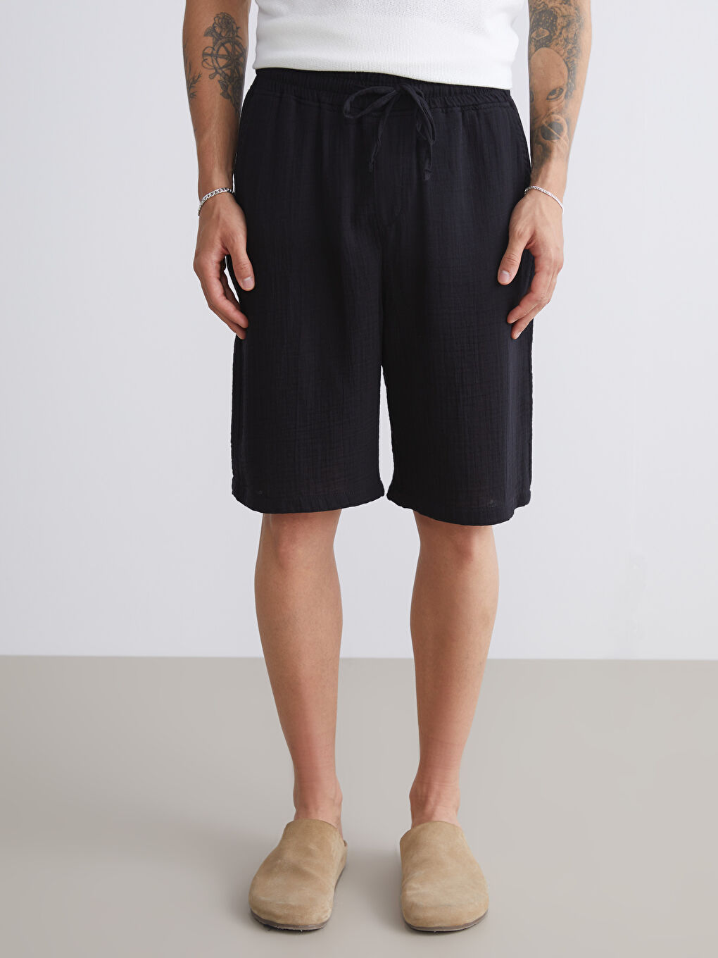 Siyah Rahat Kalıp Müslin Erkek Şort-3