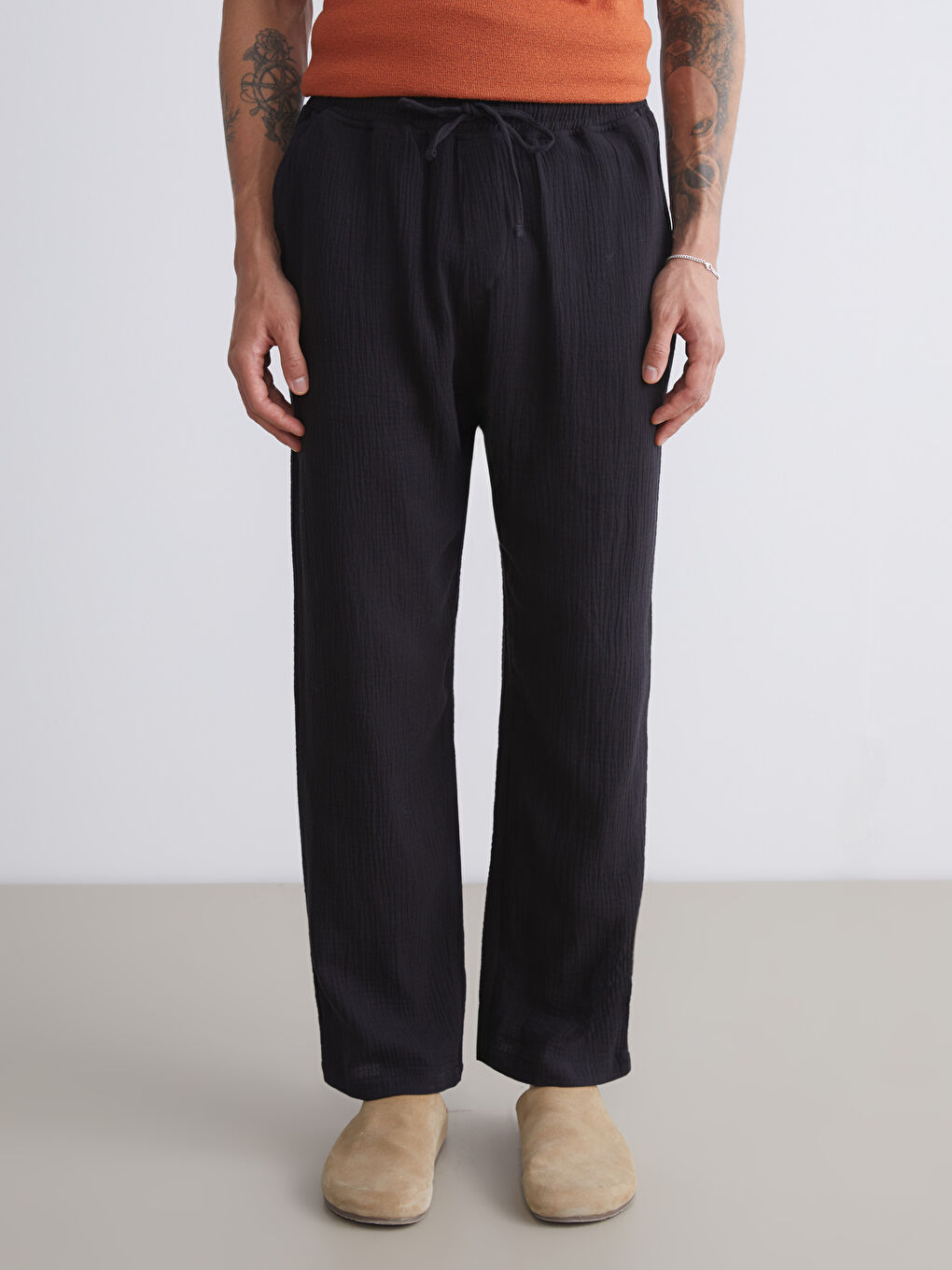 Siyah Rahat Kalıp Erkek Pantolon-1