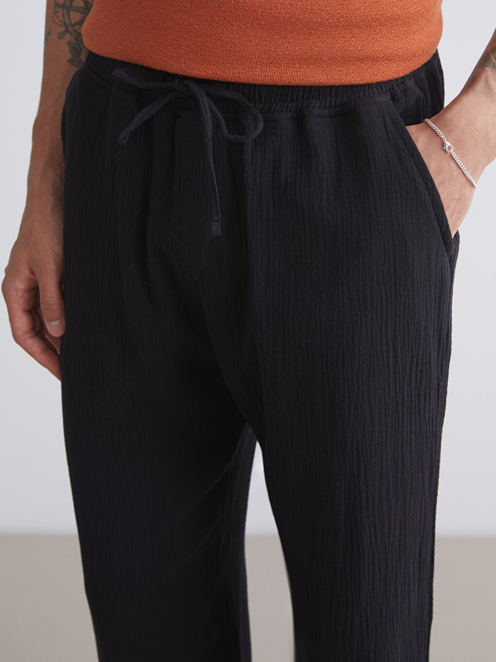 Siyah Rahat Kalıp Erkek Pantolon-2