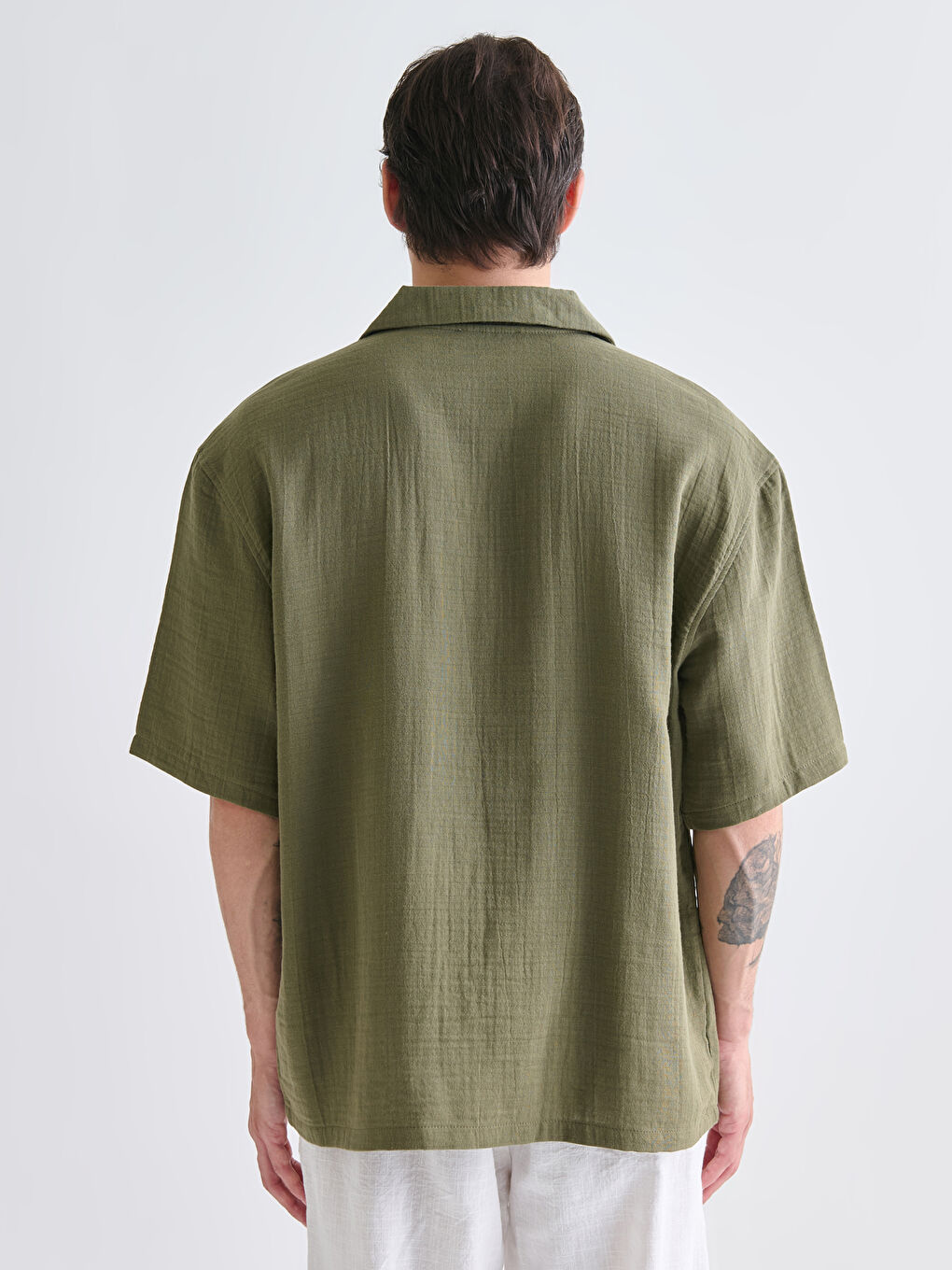 Haki Rahat Kalıp Resort Yaka Kısa Kollu Müslin Erkek Gömlek-3
