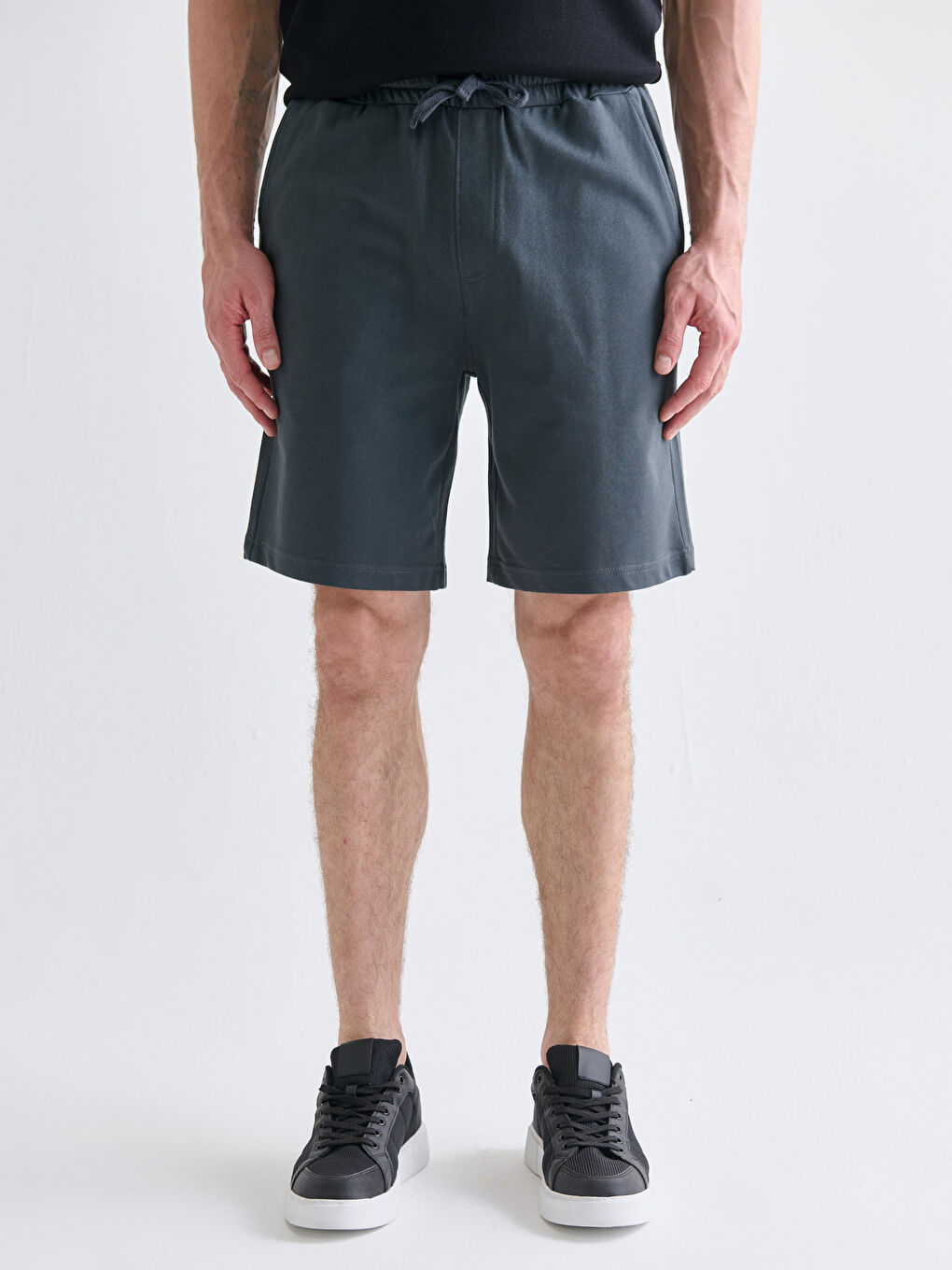 Antrasit Standart Kalıp Erkek Şort-1