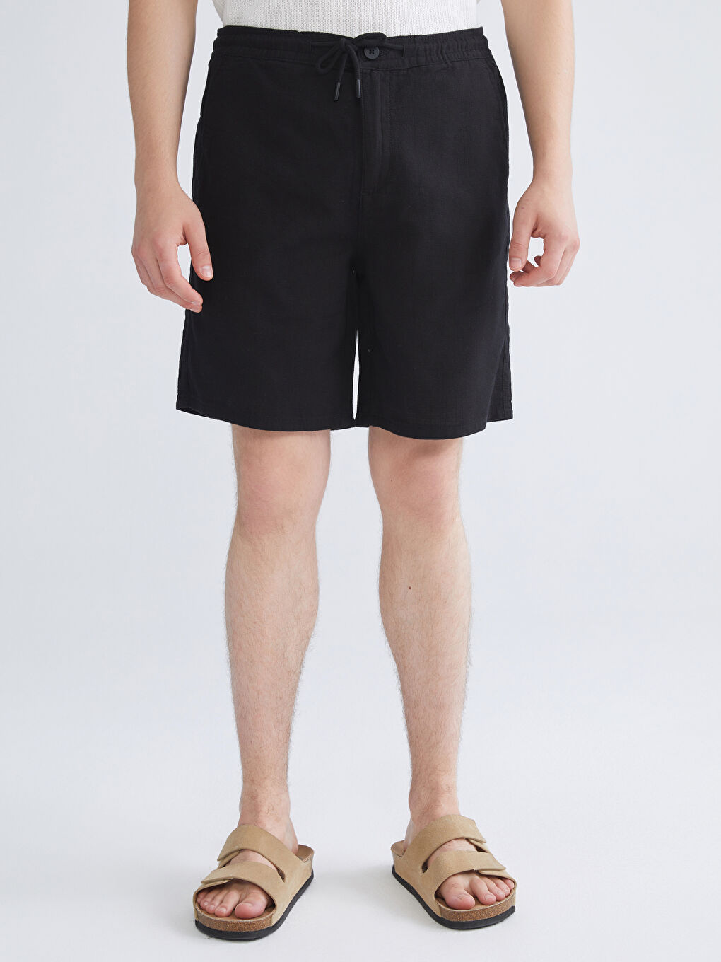 Siyah Rahat Kalıp Erkek Şort-1