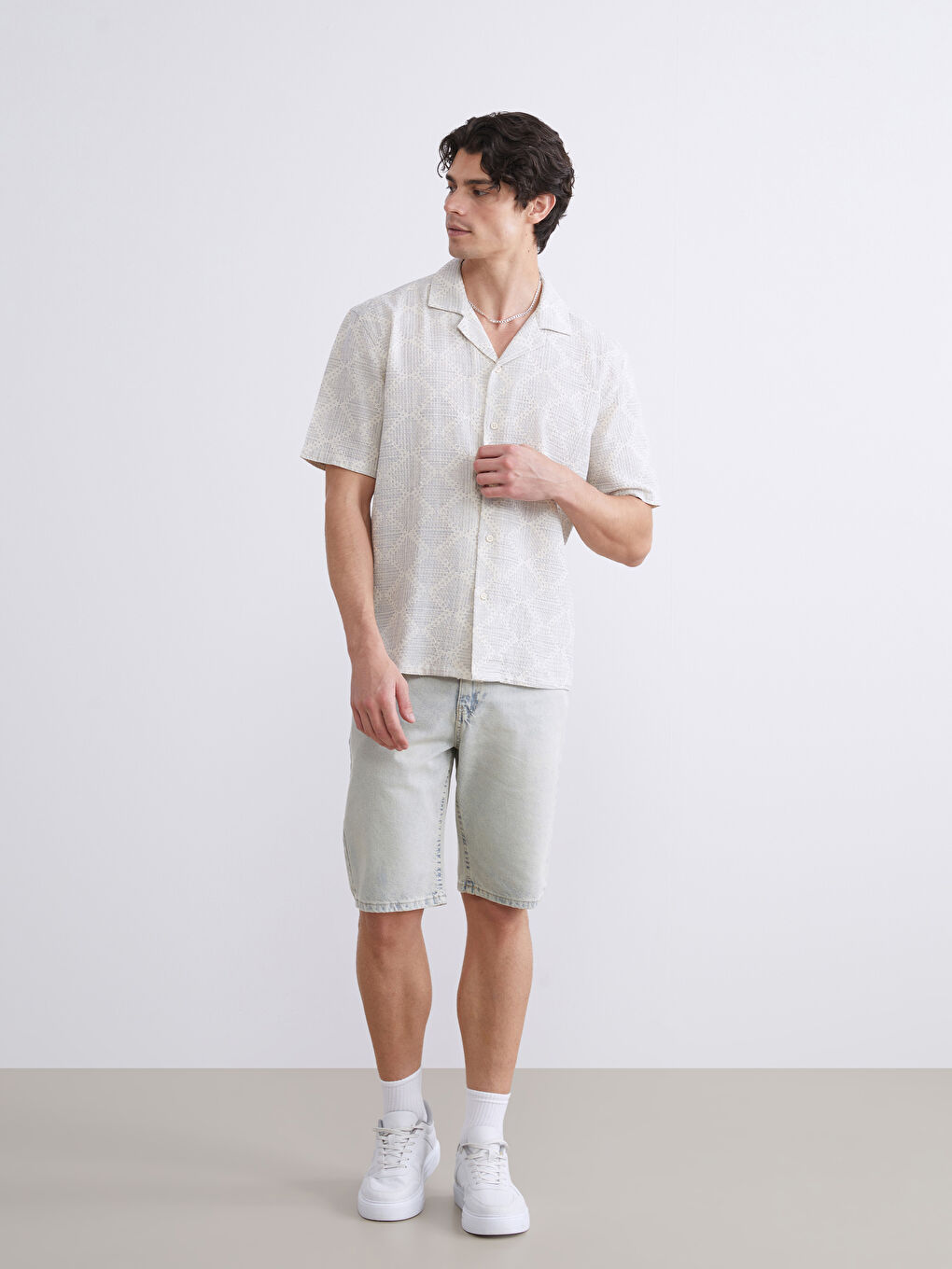 İndigo Rahat Kalıp Resort Yaka Kısa Kollu Desenli Erkek Gömlek-1