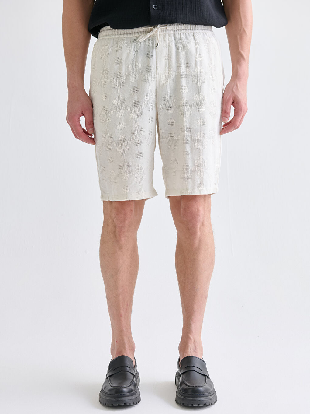 Ekru Standart Kalıp Erkek Şort-1