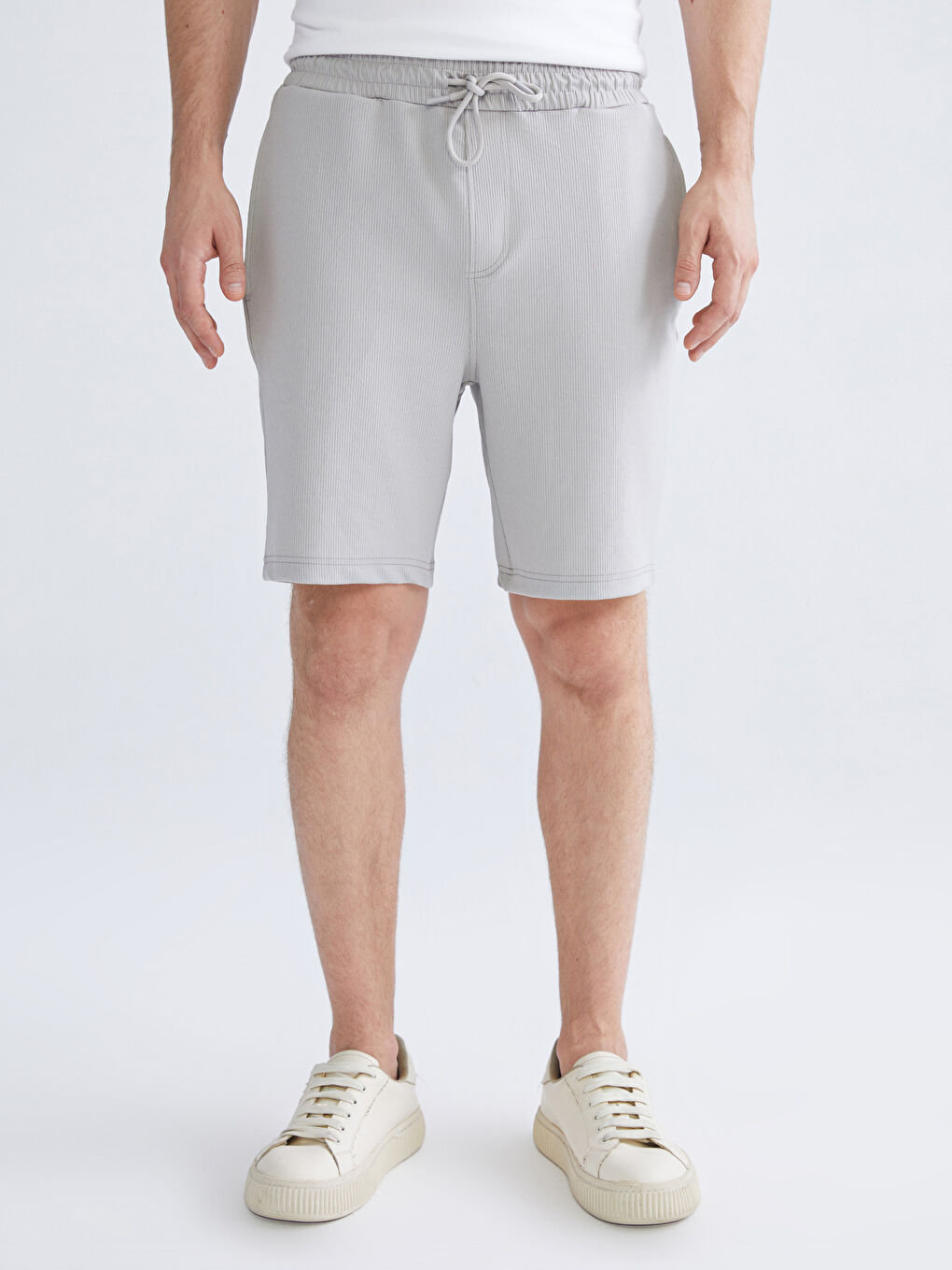 Gri Standart Kalıp Erkek Şort-1
