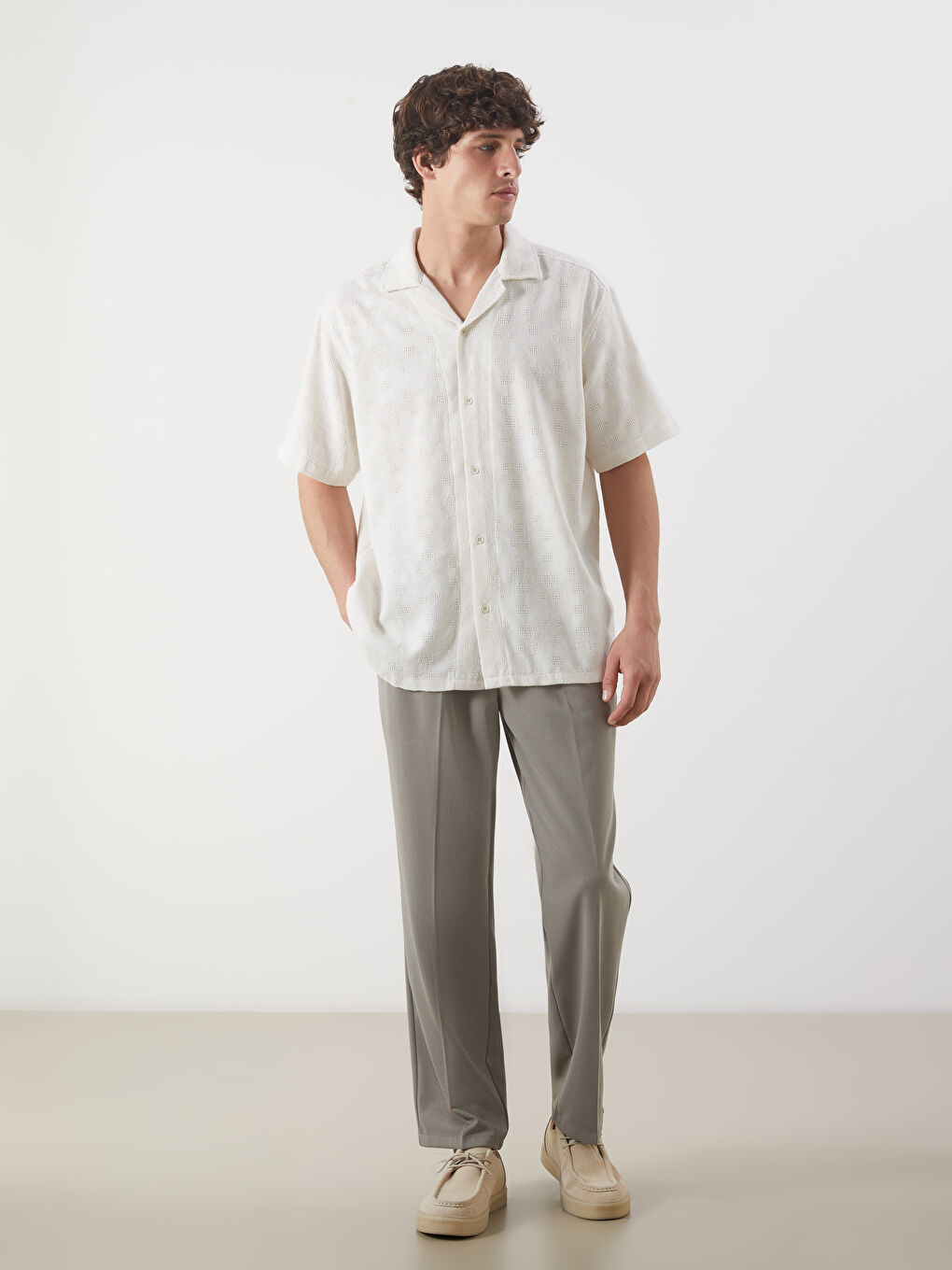 Ekru Regular Fit Kısa Kollu Armürlü Erkek Gömlek-3