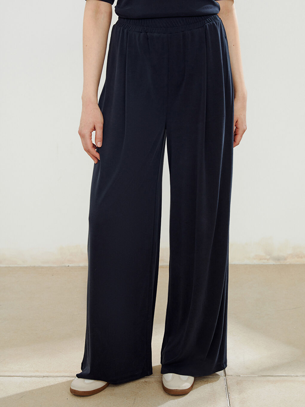 Siyah Beli Lastikli Modal Karışımlı Kadın Eşofman Altı-2