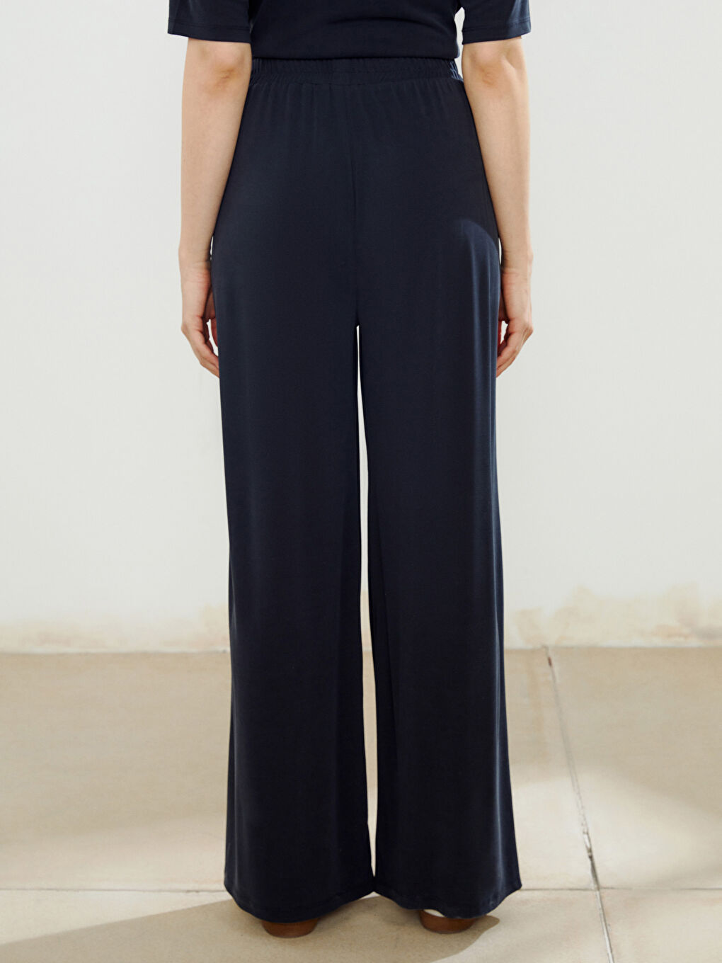 Siyah Beli Lastikli Modal Karışımlı Kadın Eşofman Altı-6