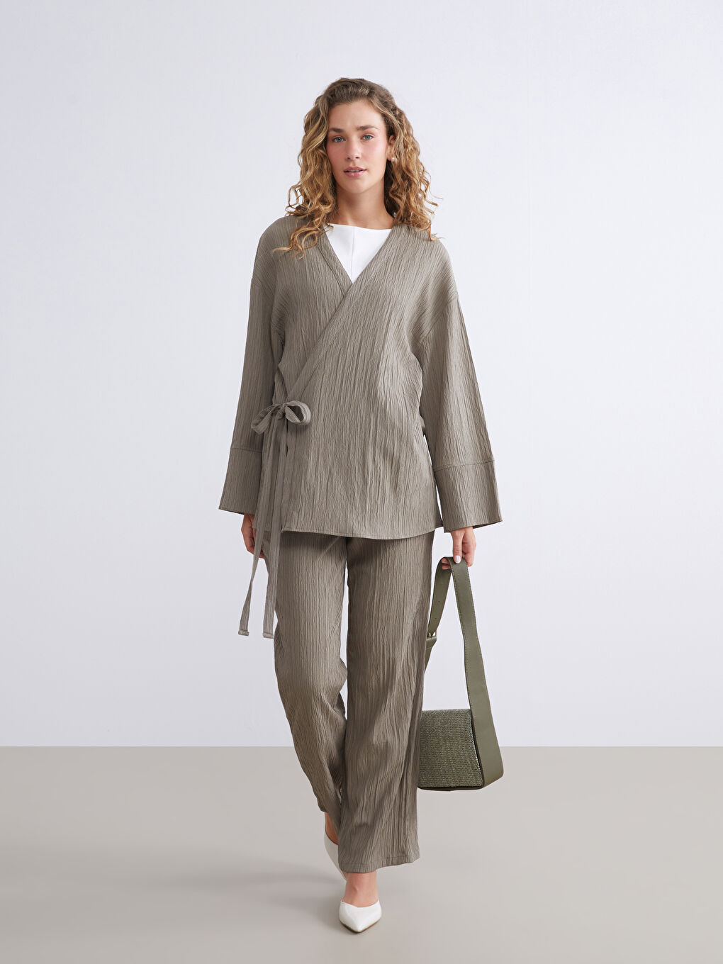 Haki Beli Lastikli Dokulu Kadın Pantolon