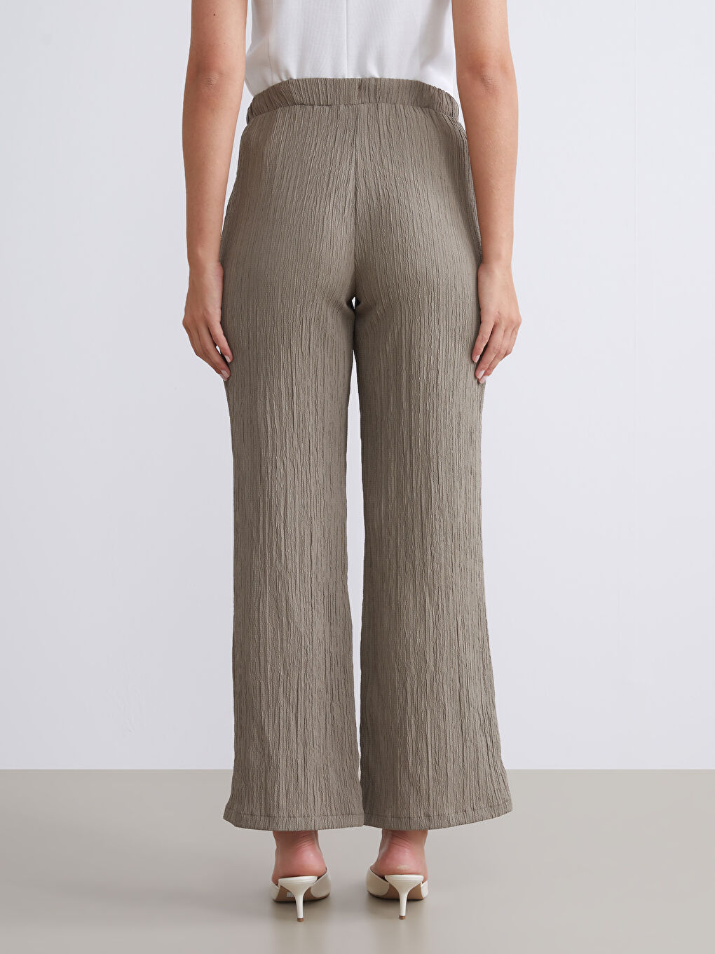 Haki Beli Lastikli Dokulu Kadın Pantolon-3