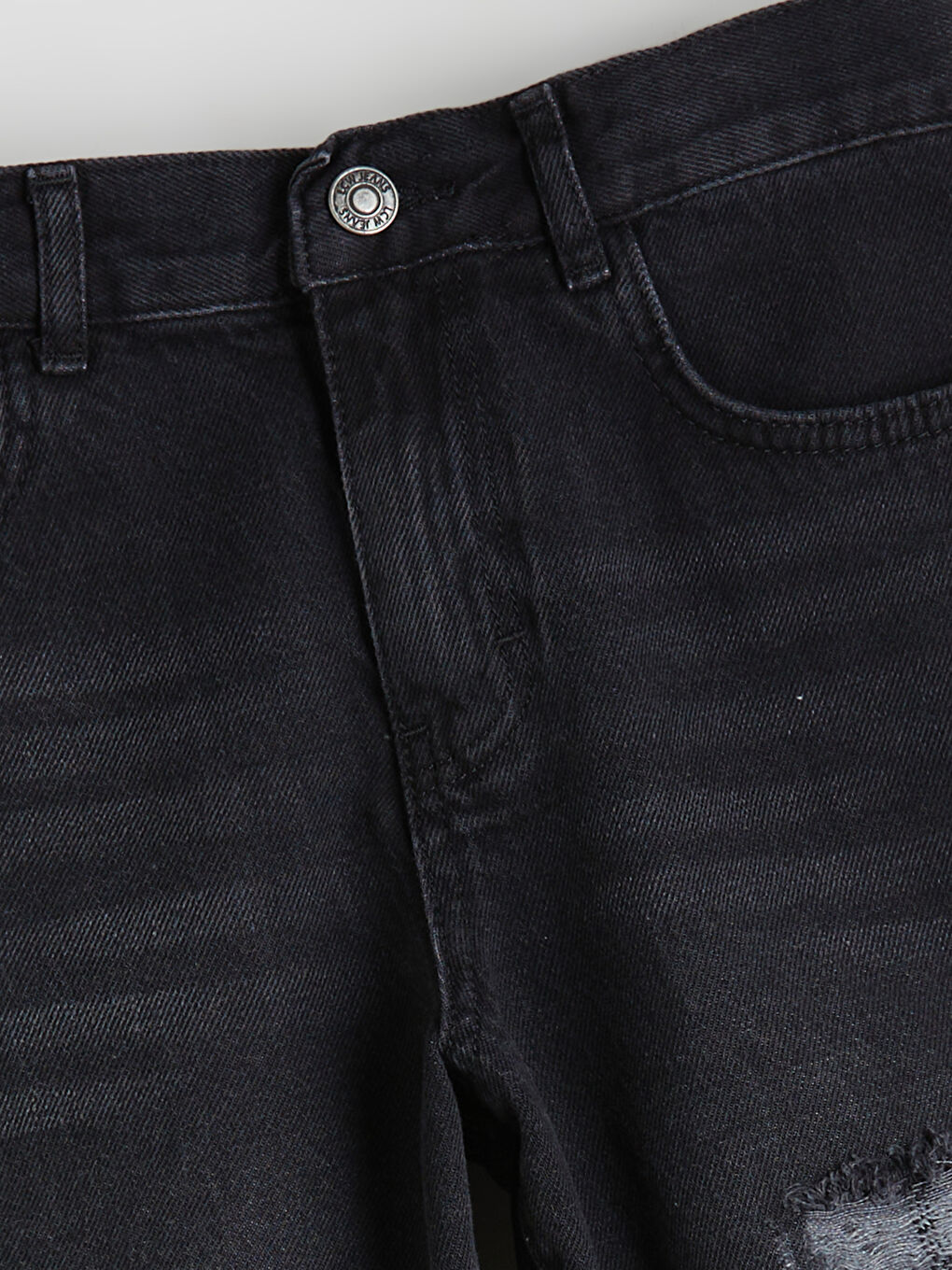 Siyah Yırtık Detaylı Erkek Çocuk Jean Şort-1