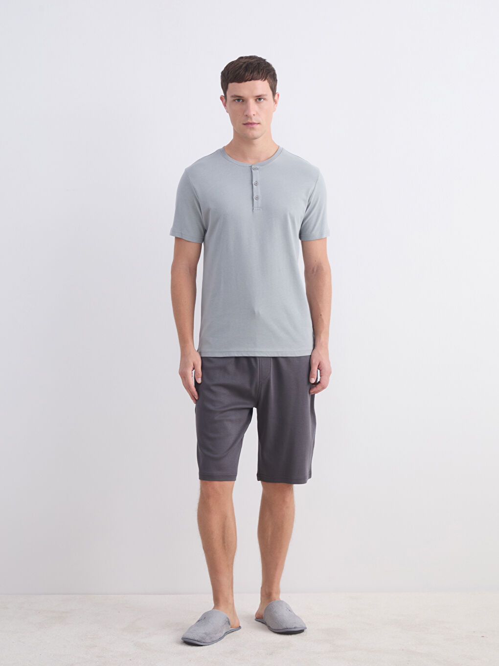 Gri Bisiklet Yaka Kısa Kollu Erkek Pijama Üst-1