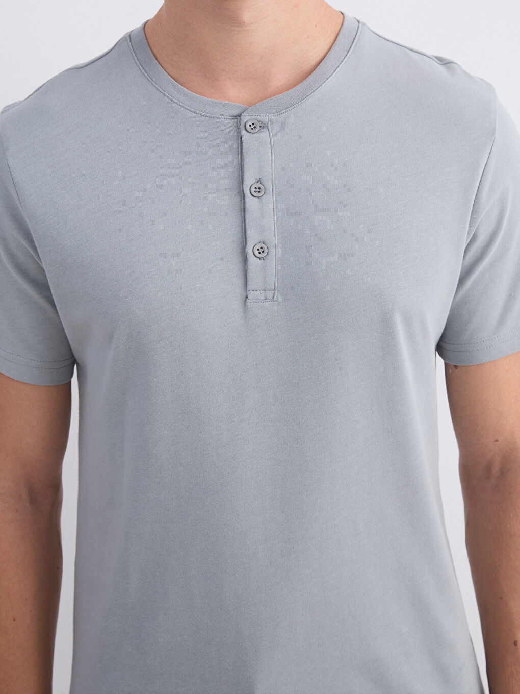 Gri Bisiklet Yaka Kısa Kollu Erkek Pijama Üst-2