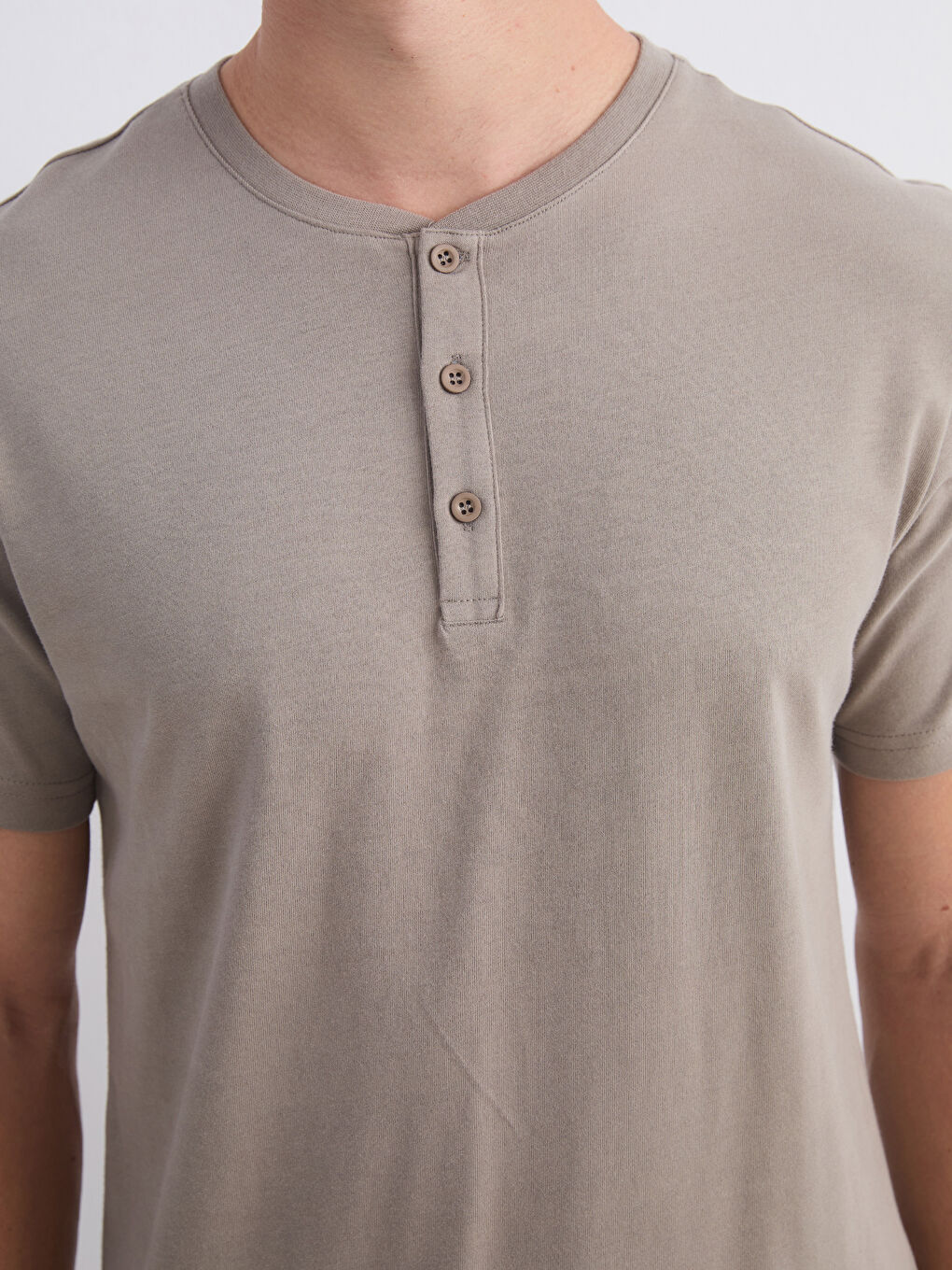 Bej Bisiklet Yaka Kısa Kollu Erkek Pijama Üst-2