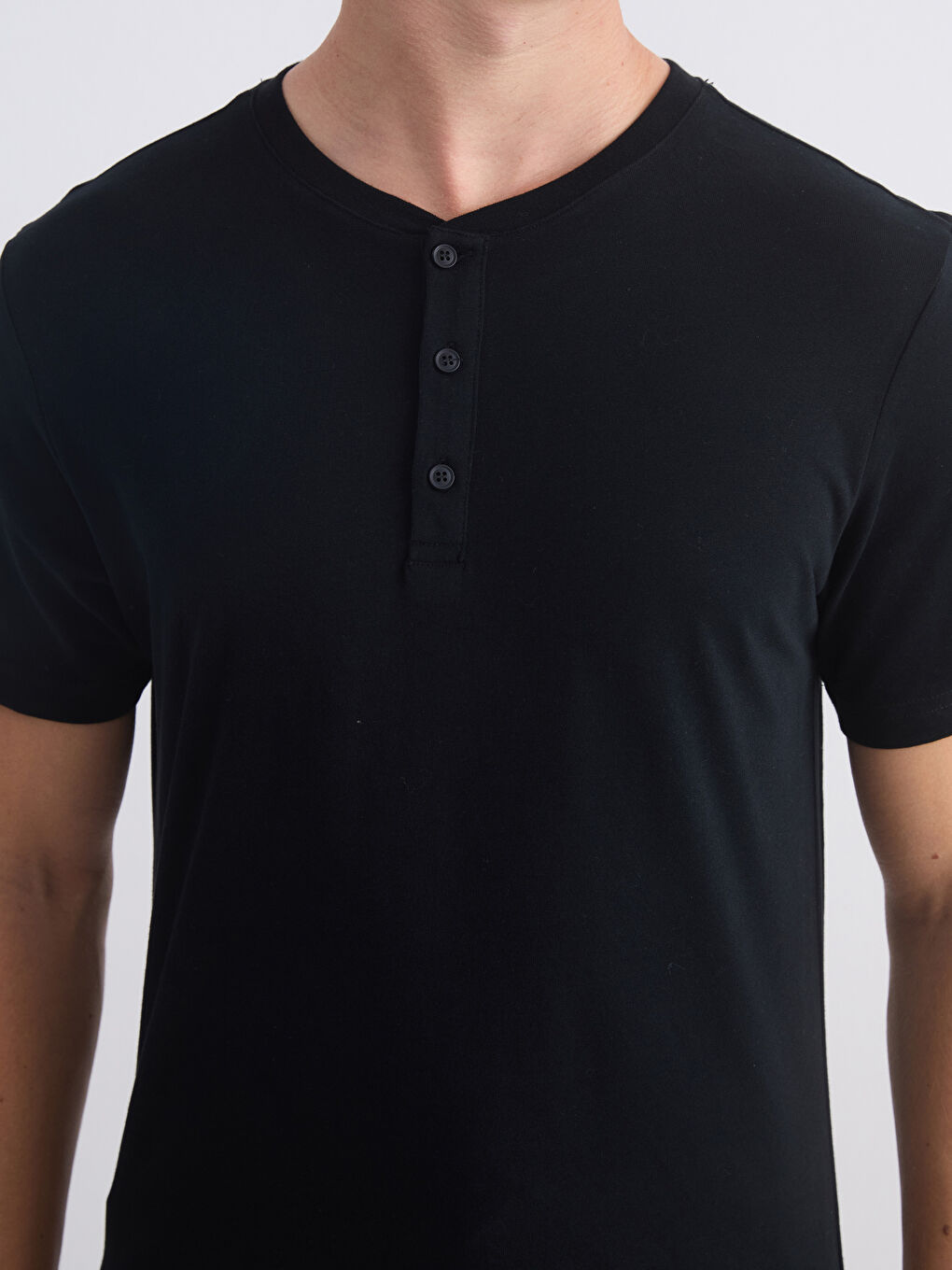 Siyah Bisiklet Yaka Kısa Kollu Erkek Pijama Üst-2