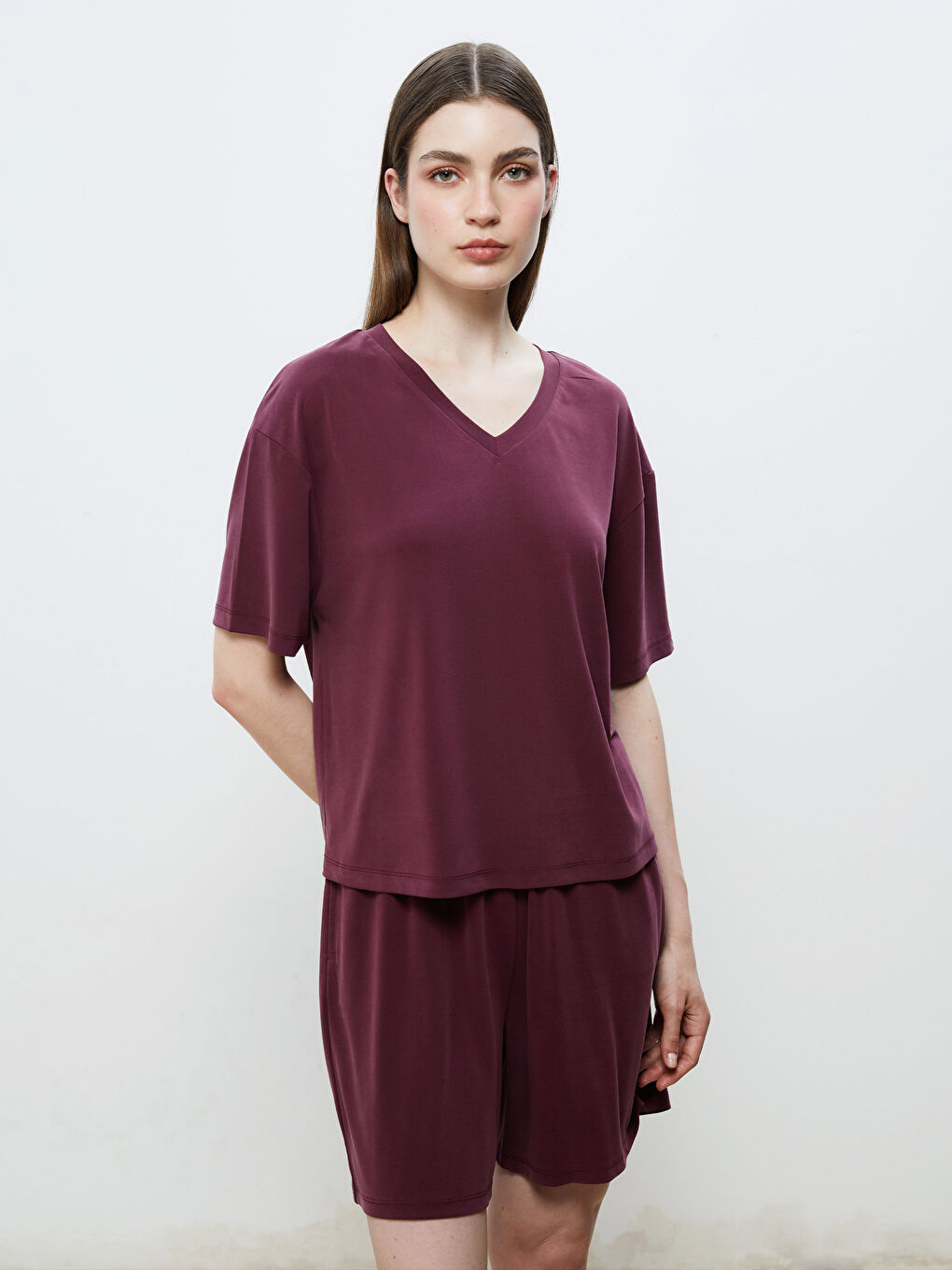 Bordo V Yaka Modal Karışımlı Oversize Kadın Tişört