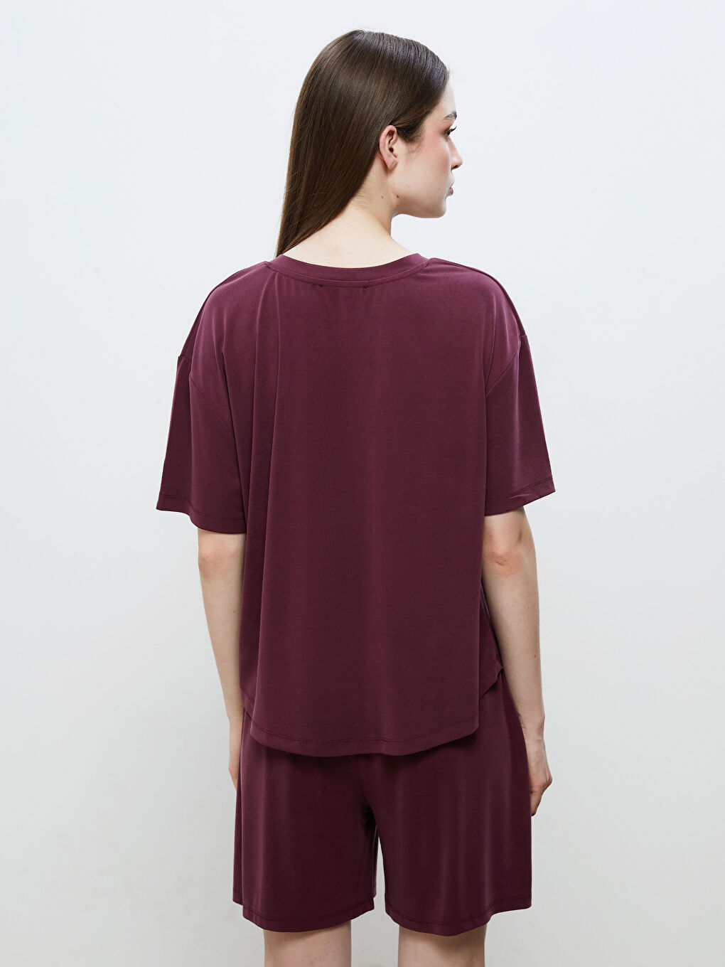 Bordo V Yaka Modal Karışımlı Oversize Kadın Tişört-3