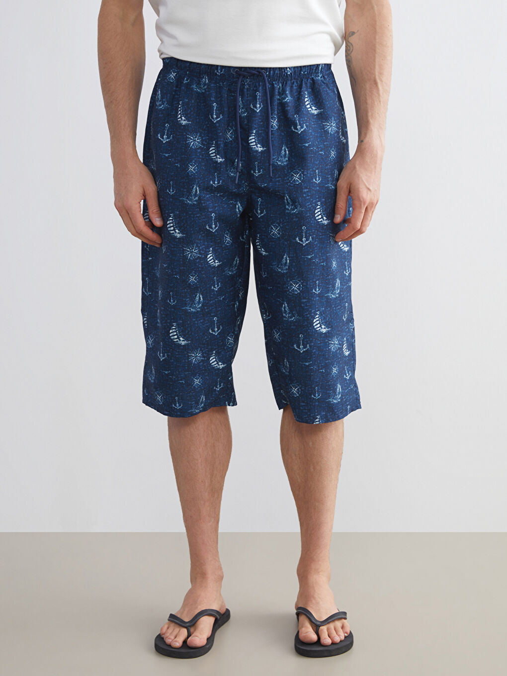 Lacivert Diz Altı Boy Desenli Erkek Deniz Şortu-1