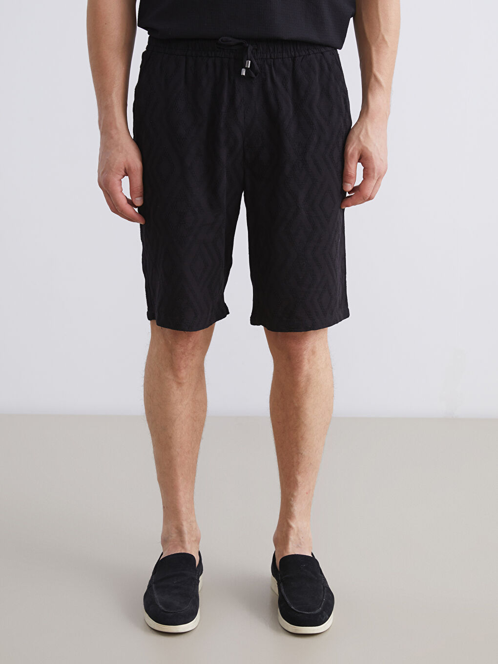 Siyah Standart Kalıp Erkek Şort-1