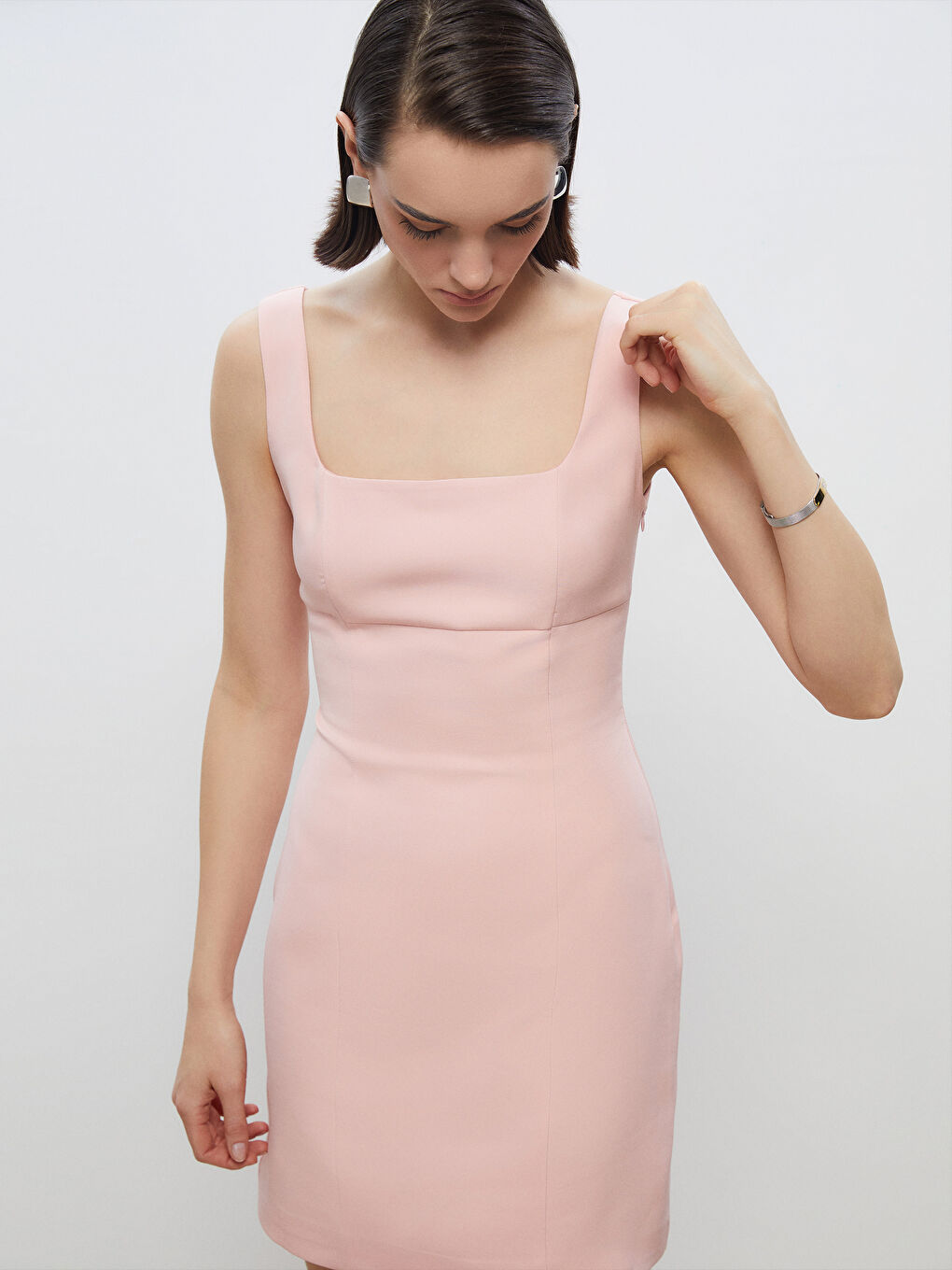 Pembe Kare Yaka Krep Mini Elbise