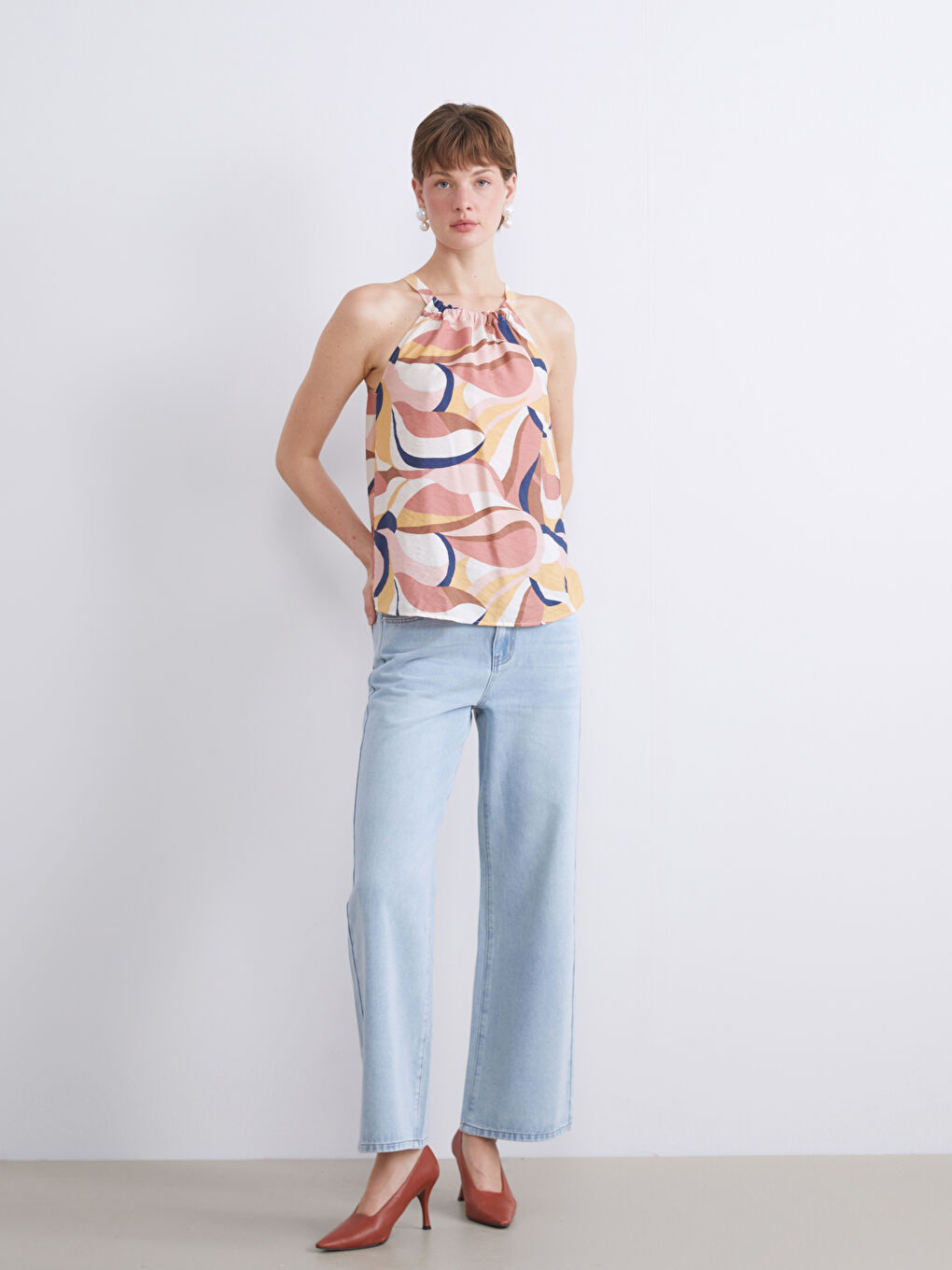 Kahverengi Halter Yaka Desenli Bluz-1