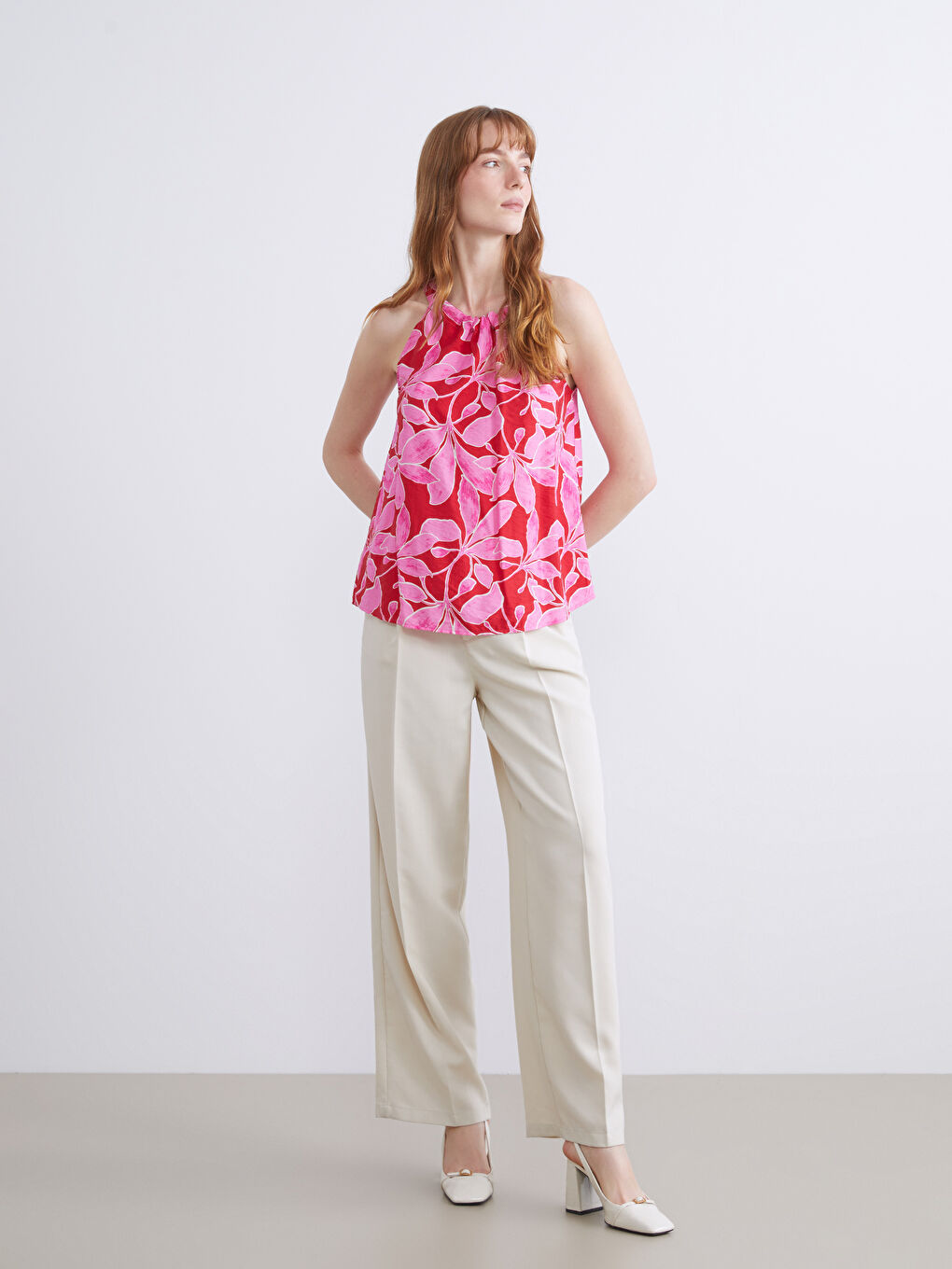 Pembe Halter Yaka Çiçekli Bluz-1
