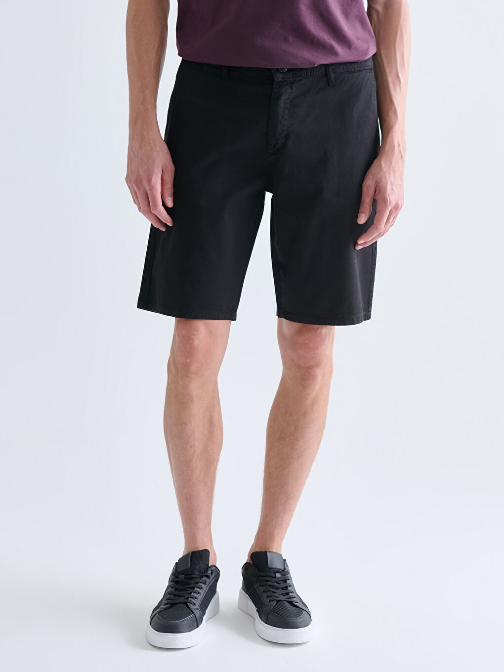 Siyah Slim Fit Gabardin Erkek Şort-1