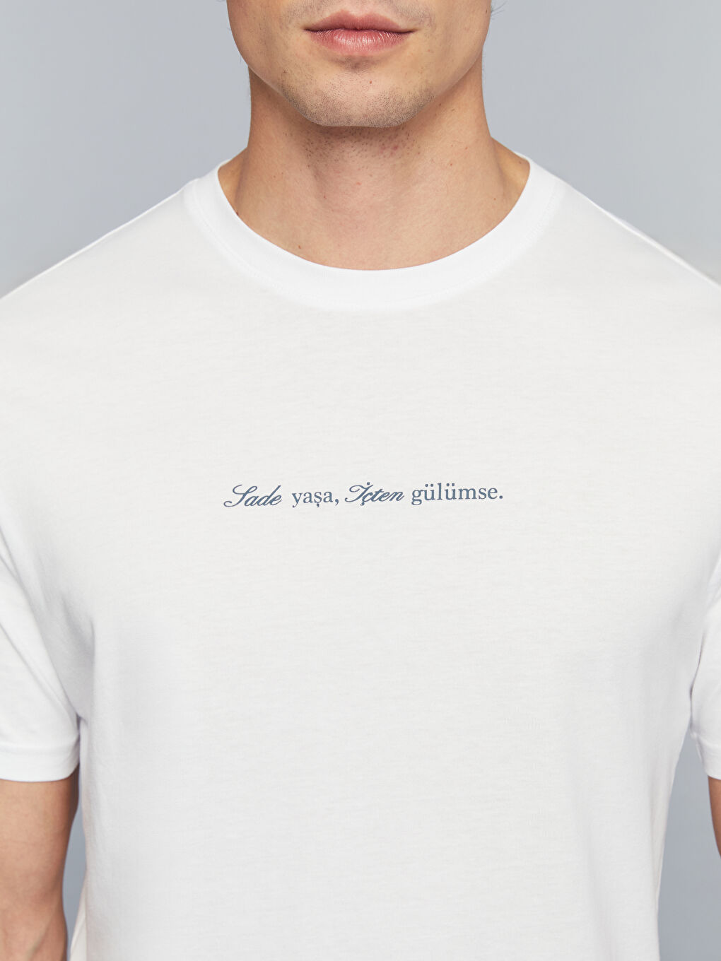 Beyaz Bisiklet Yaka Slogan Baskılı Penye Erkek Tişört-2