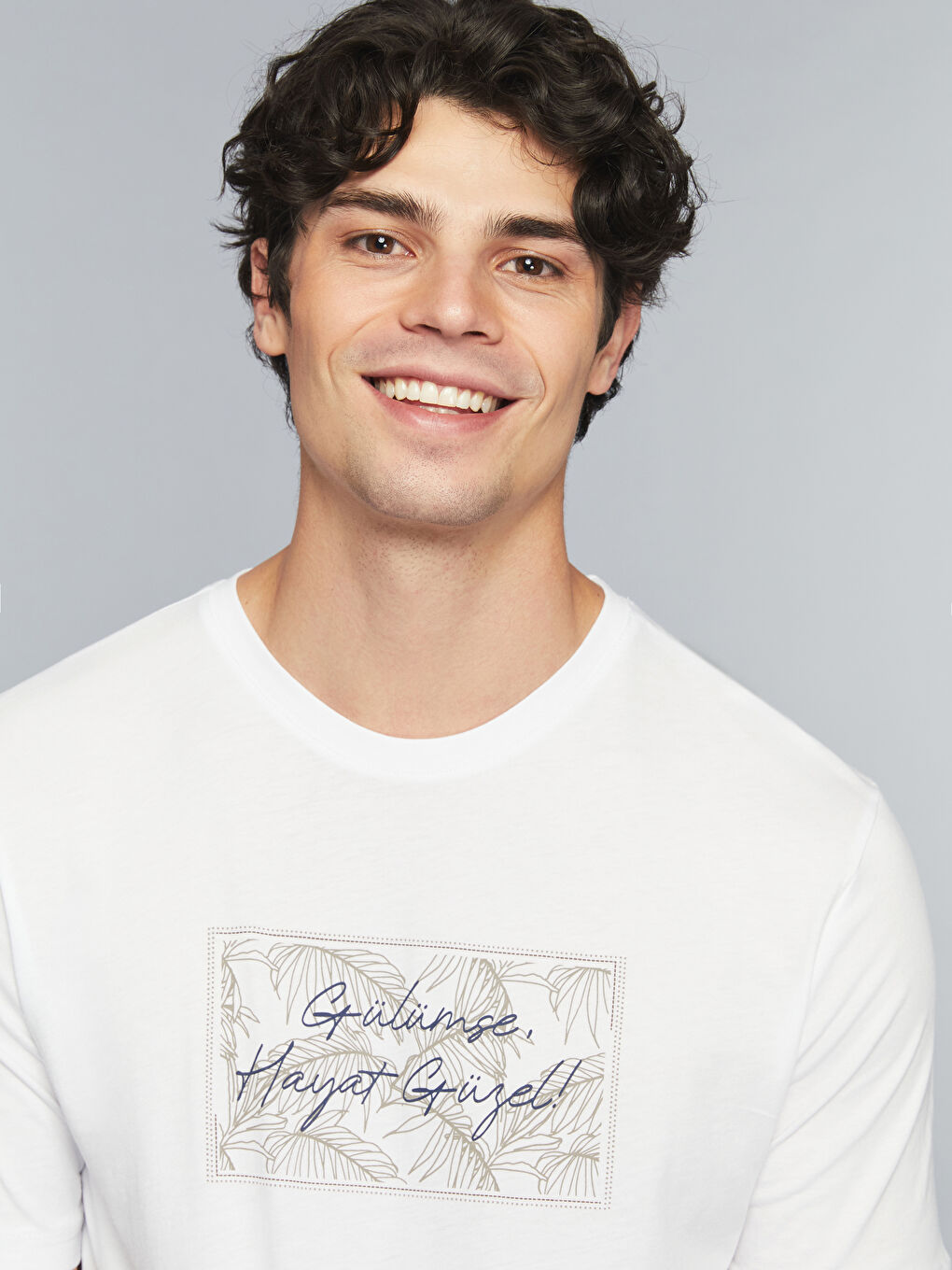 Beyaz Bisiklet Yaka Slogan Baskılı Penye Erkek Tişört