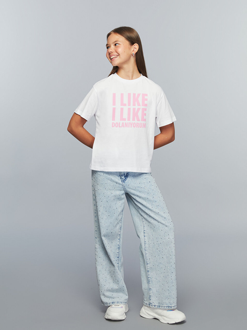 Beyaz Bisiklet Yaka Slogan Baskılı Kız Çocuk Tişört-1