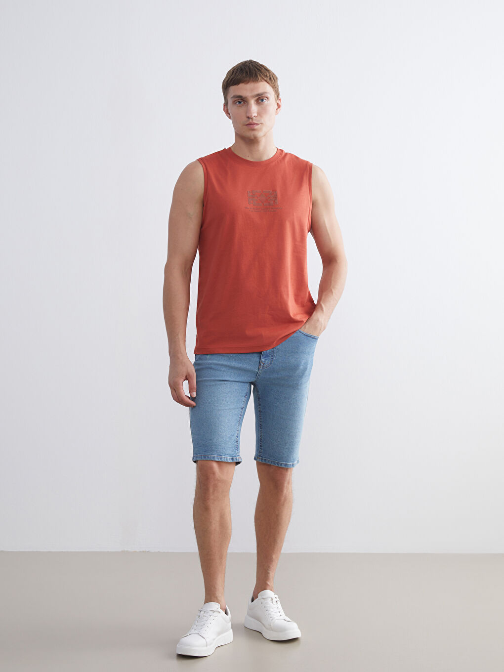 Turuncu Bisiklet Yaka Baskılı Penye Erkek Kolsuz Tişört-1